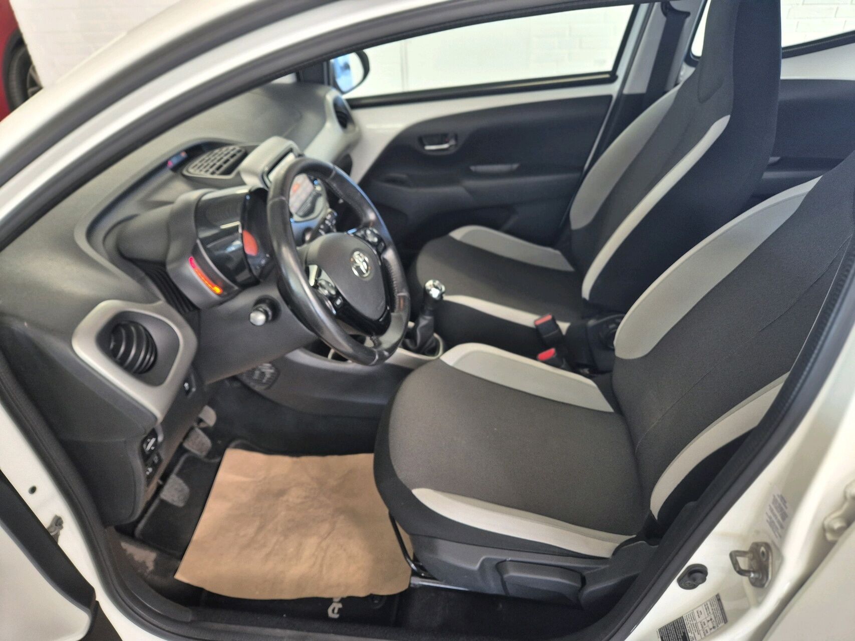 Billede af Toyota Aygo 1,0 VVT-I X-Play + X-Touch 69HK 5d