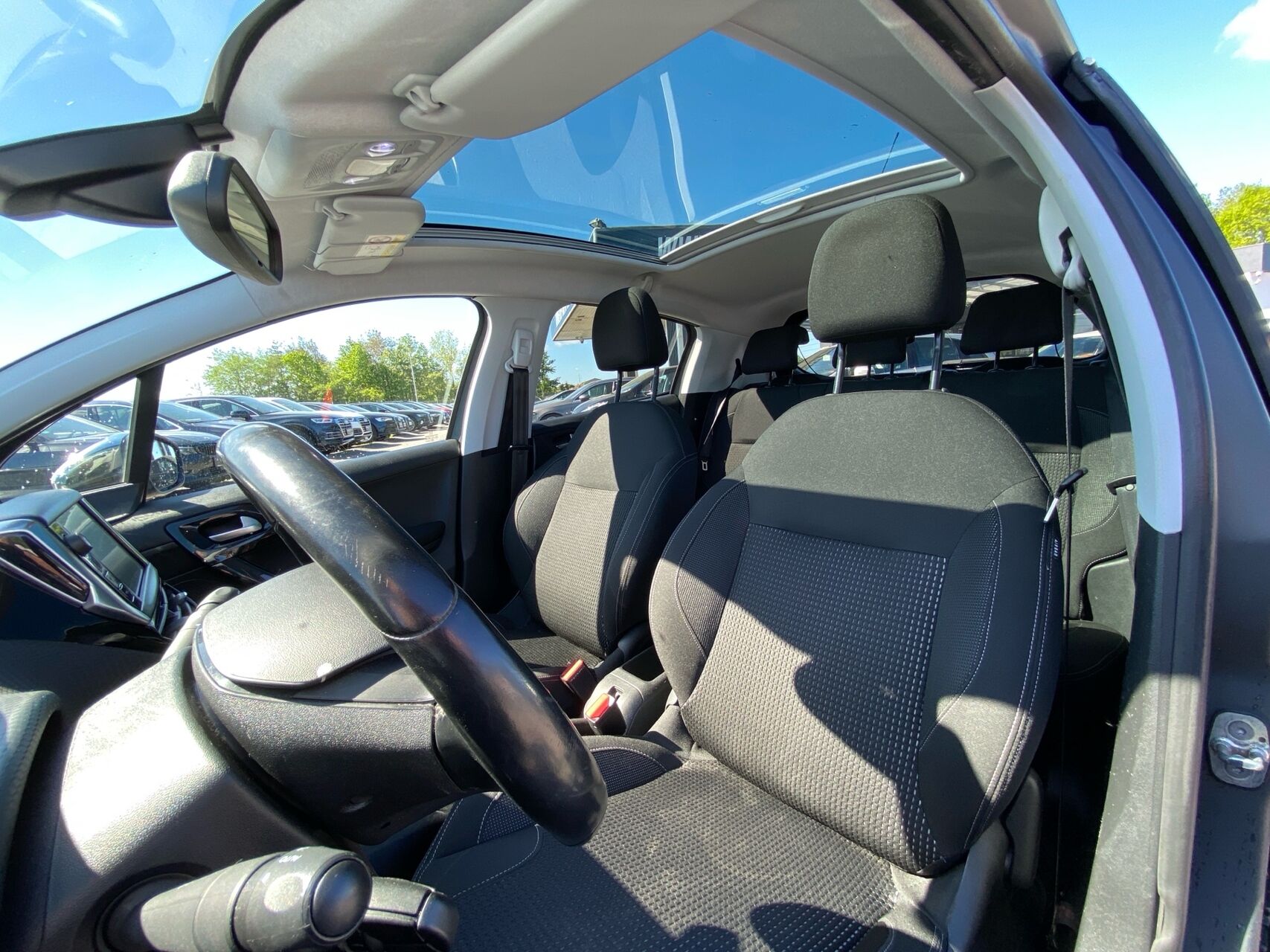 Billede af Peugeot 208 1,6 BlueHDi Allure Sky 100HK 5d