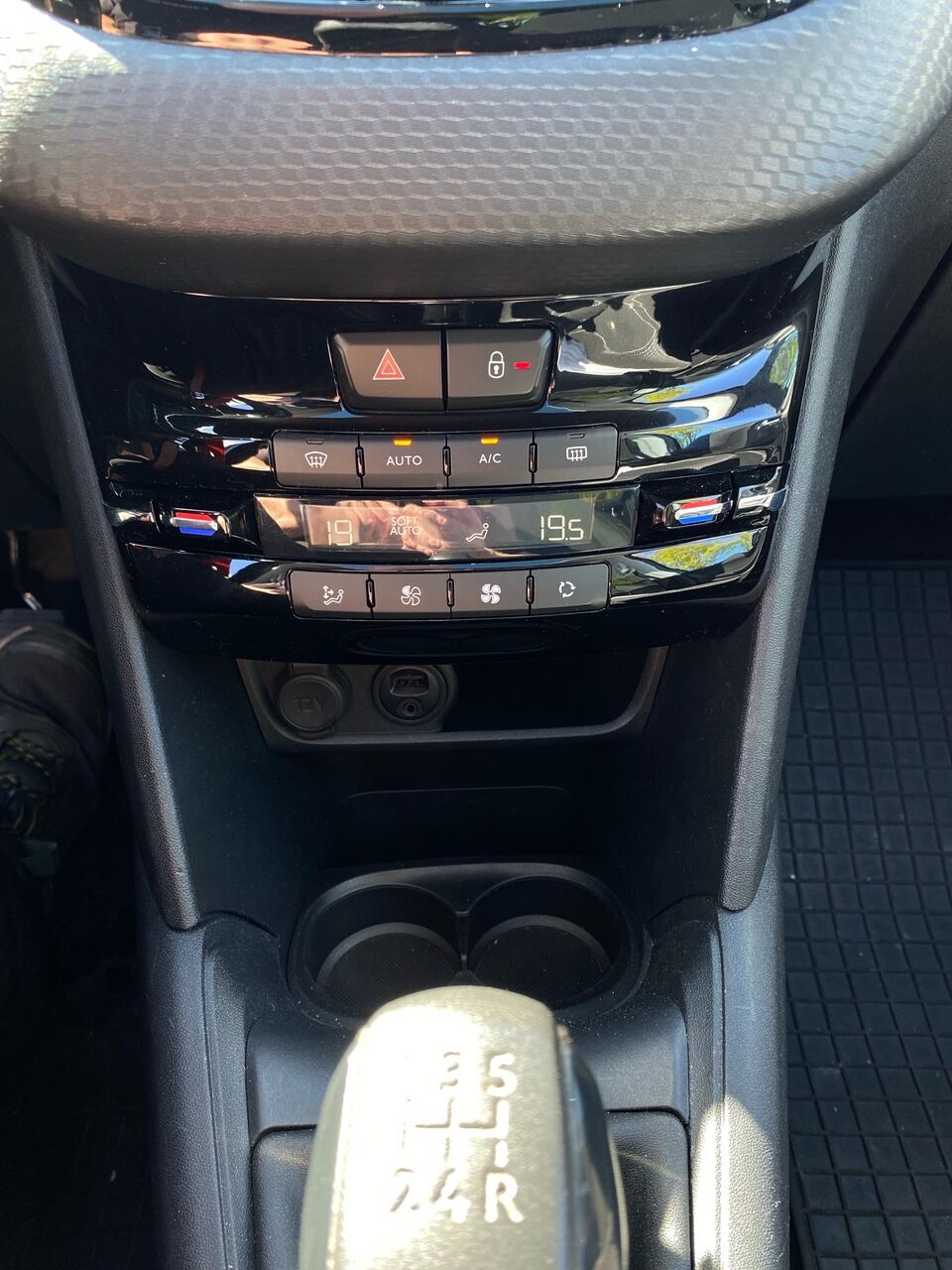 Billede af Peugeot 208 1,6 BlueHDi Allure Sky 100HK 5d