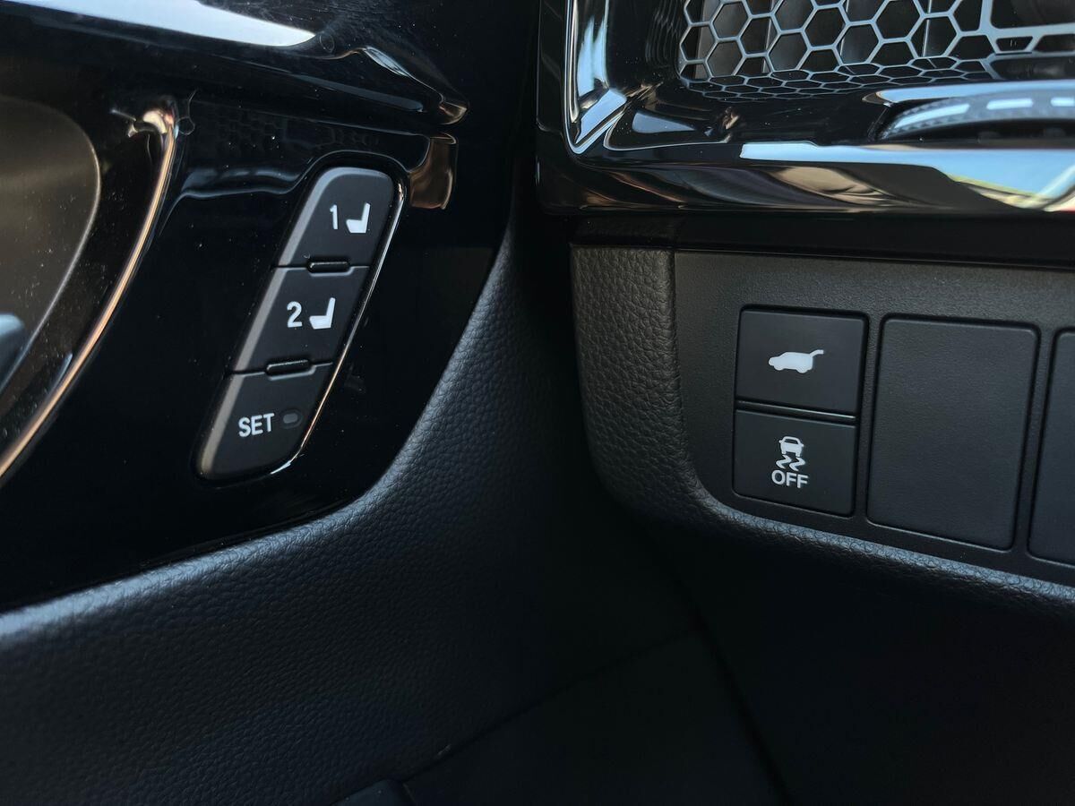 Billede af Honda CR-V 2,0 i-MMD  Plugin-hybrid Advance Tech E-CVT 184HK 5d Trinl. Gear
