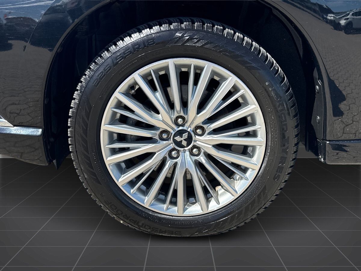 Billede af Mitsubishi Outlander 2,4 PHEV  Plugin-hybrid Limited 4WD 224HK 5d 6g Trinl. Gear