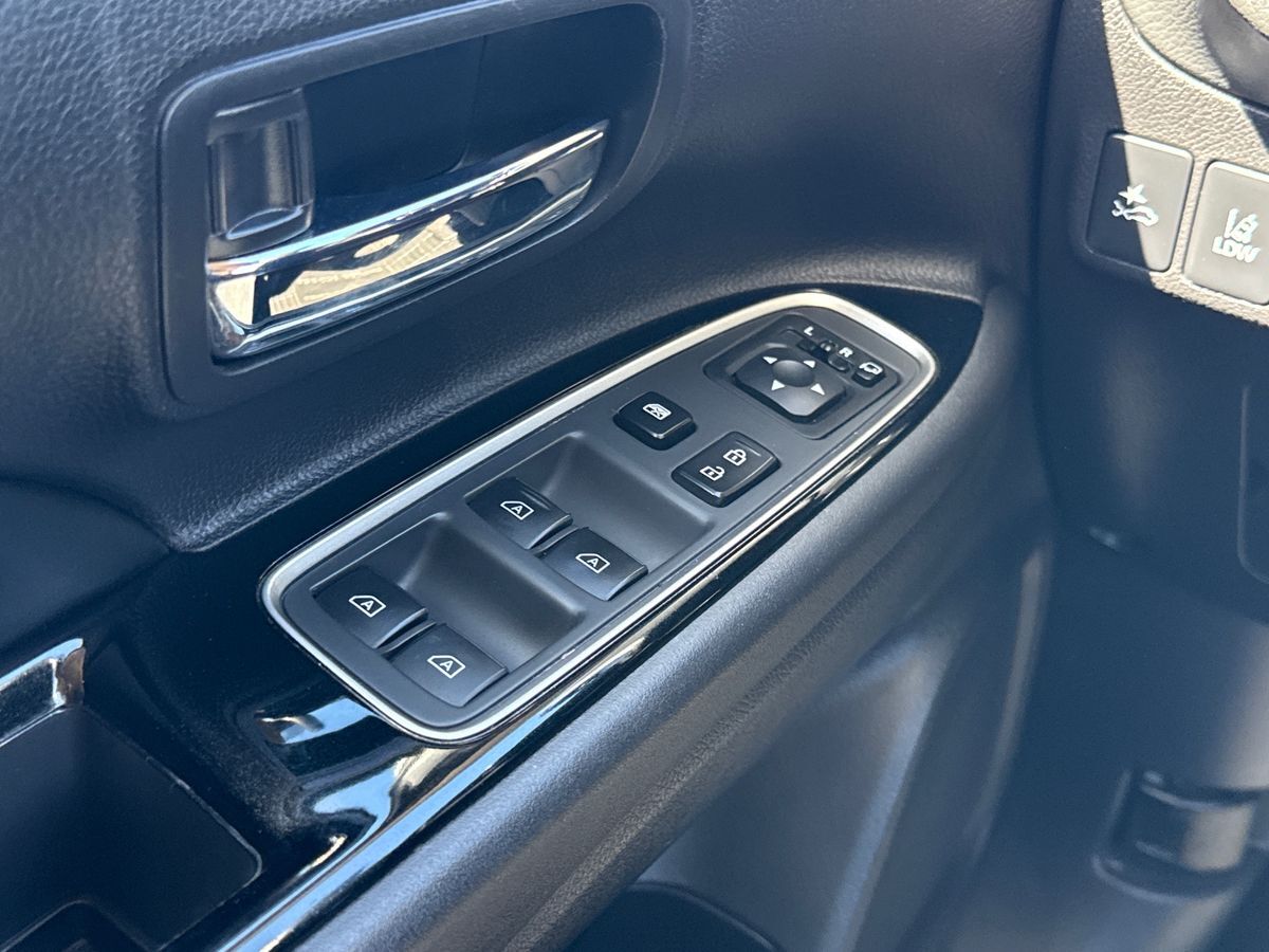 Billede af Mitsubishi Outlander 2,4 PHEV  Plugin-hybrid Limited 4WD 224HK 5d 6g Trinl. Gear