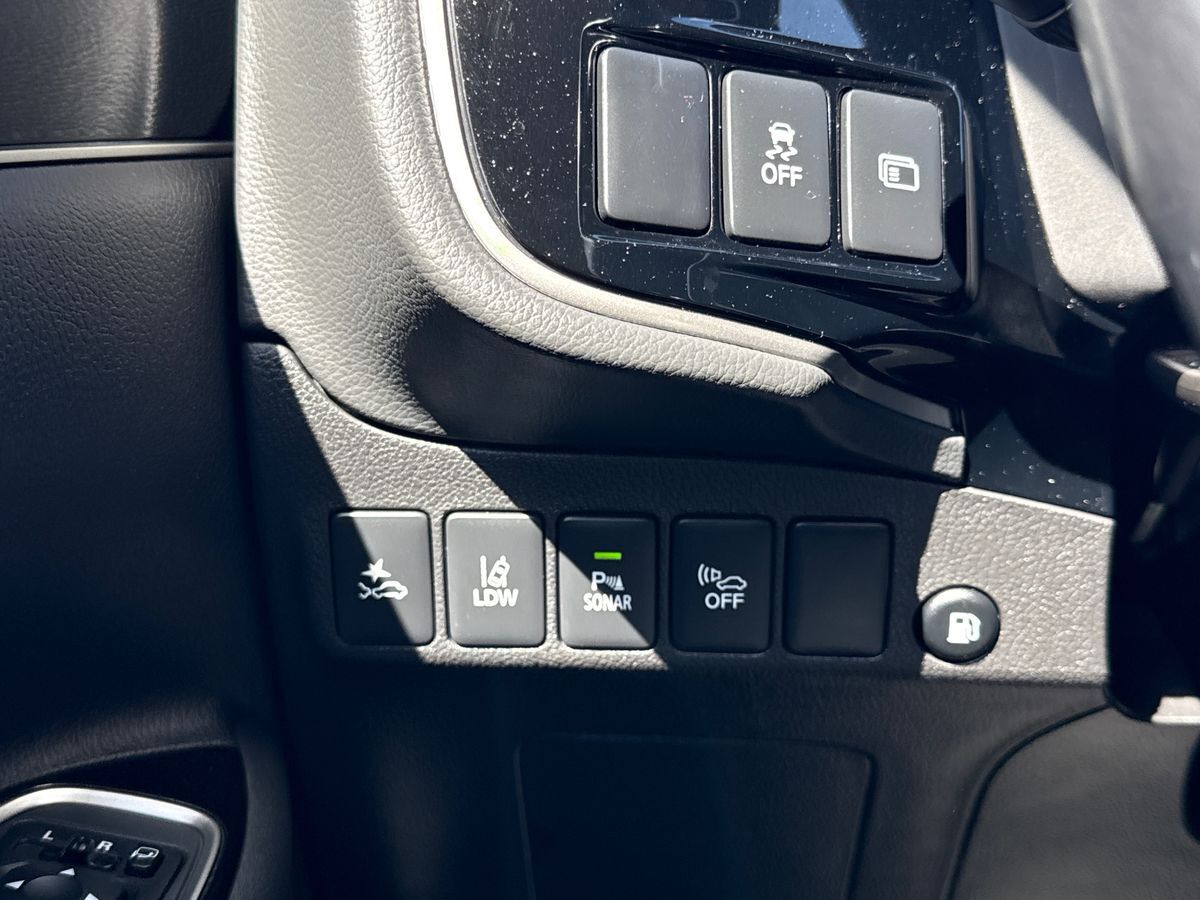 Billede af Mitsubishi Outlander 2,4 PHEV  Plugin-hybrid Limited 4WD 224HK 5d 6g Trinl. Gear