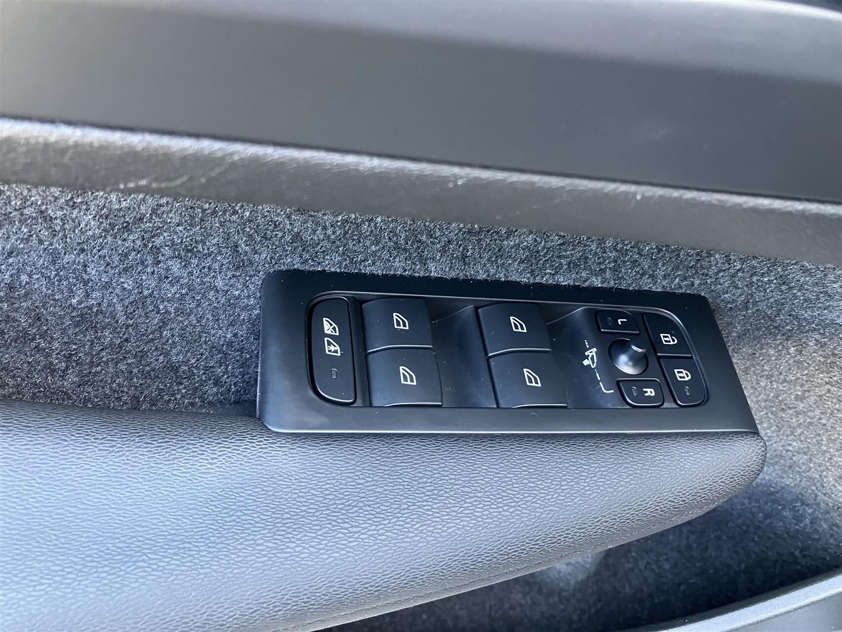 Billede af Volvo XC40 P6 Recharge Core 231HK 5d Aut.