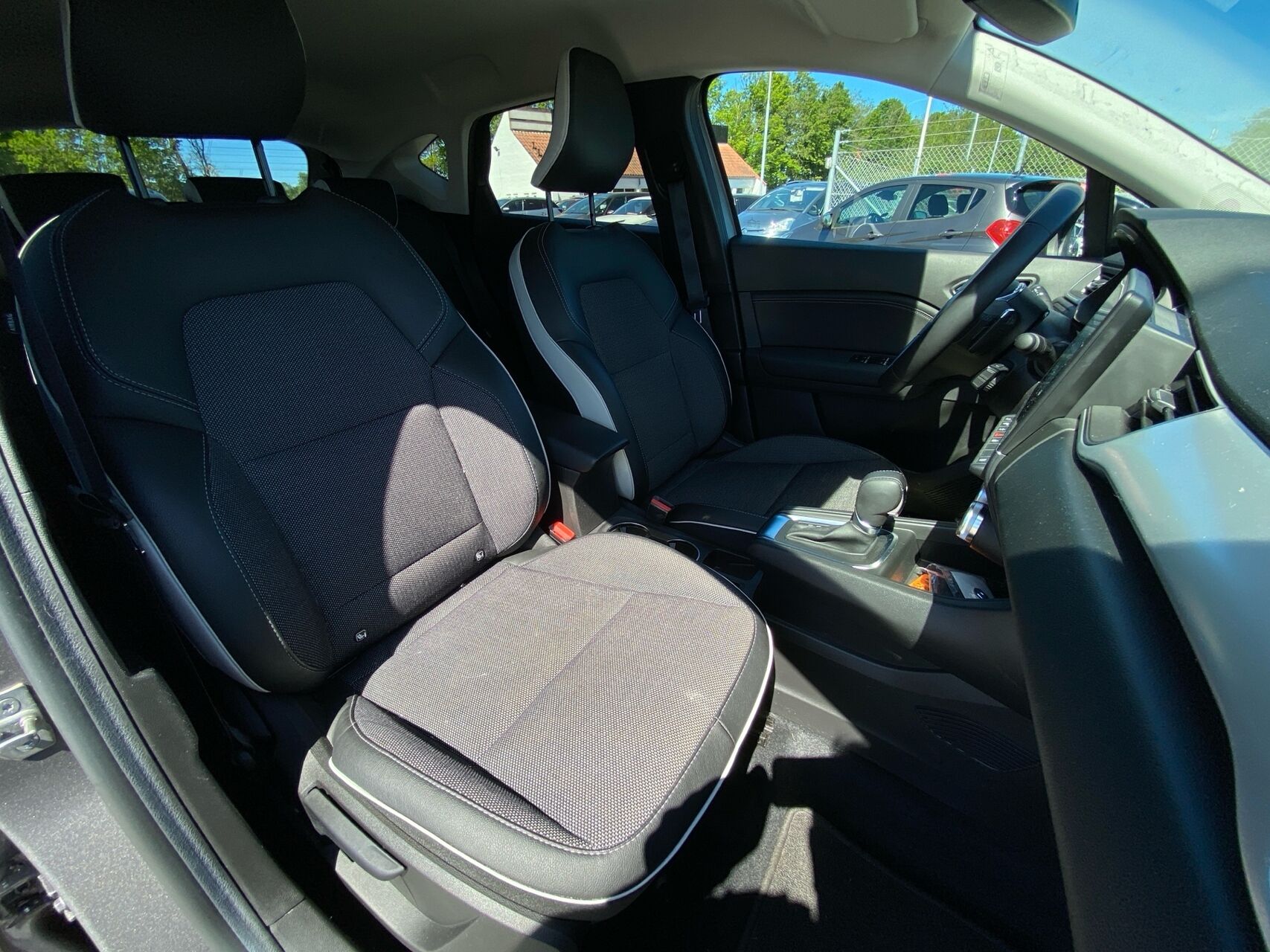 Billede af Renault Captur 1,3 TCE  Mild hybrid Techno EDC 140HK 5d 7g Aut.