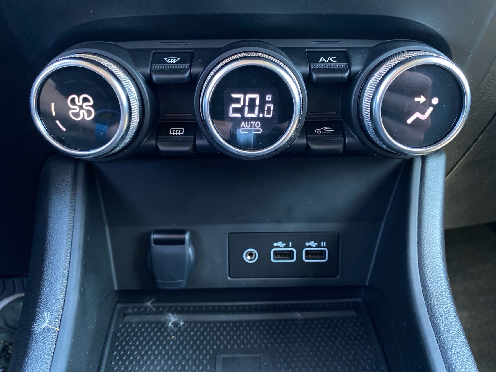 Billede af Renault Captur 1,3 TCE  Mild hybrid Techno EDC 140HK 5d 7g Aut.