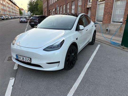 Tesla Model Y EL Performance AWD 534HK 5d Aut.