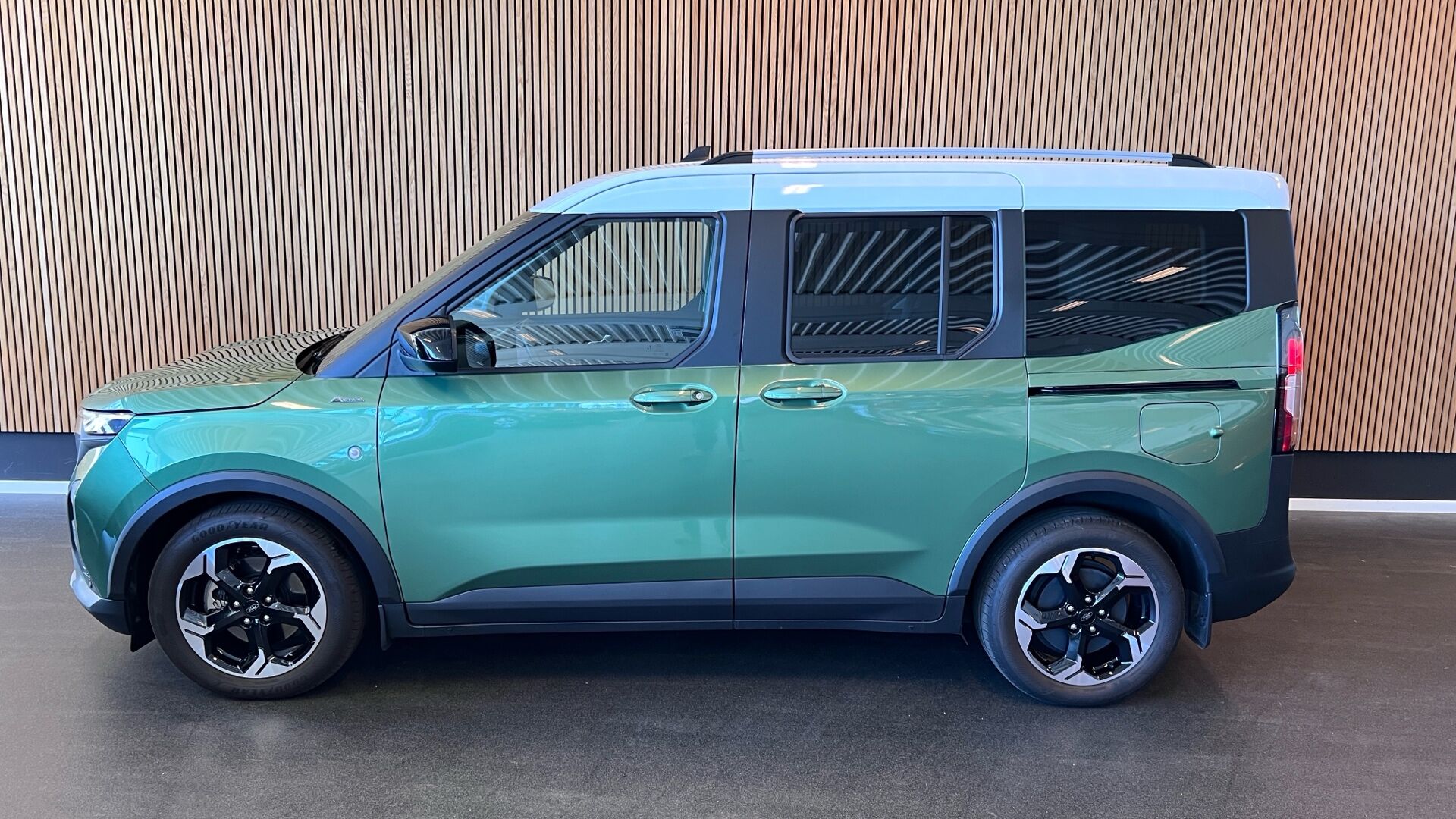 Billede af Ford E-Tourneo Courier EL Active 136HK Aut.