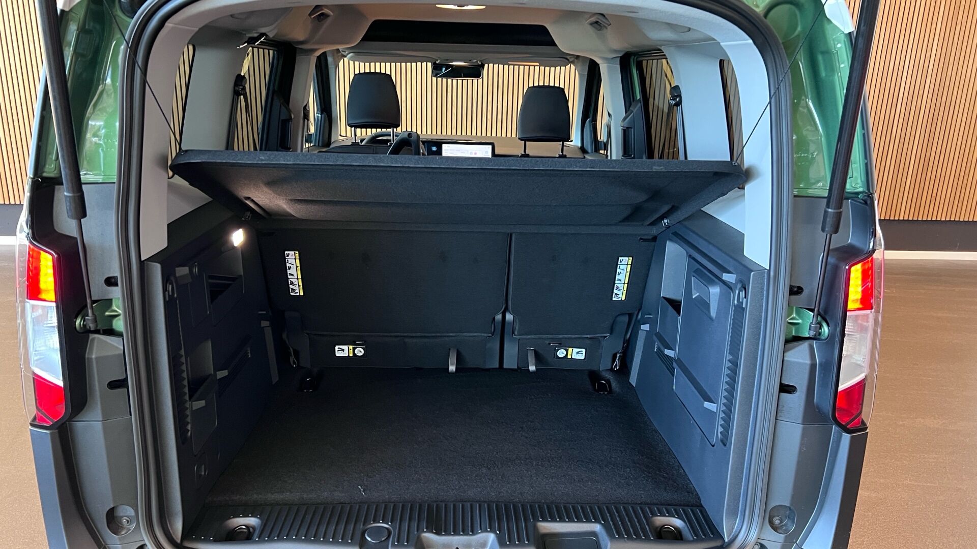 Billede af Ford E-Tourneo Courier EL Active 136HK Aut.