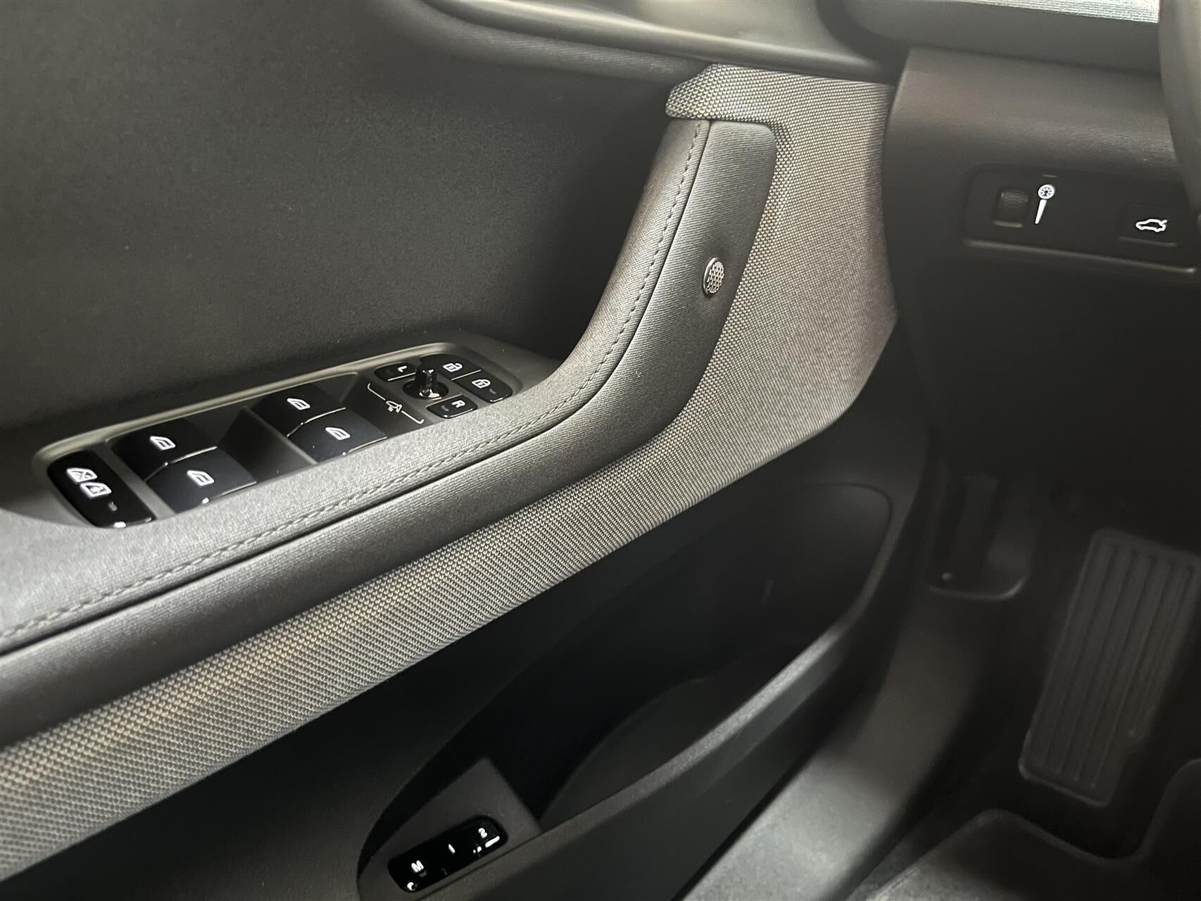 Billede af Polestar 2 EL Intro Dual motor AWD 408HK 5d Aut.