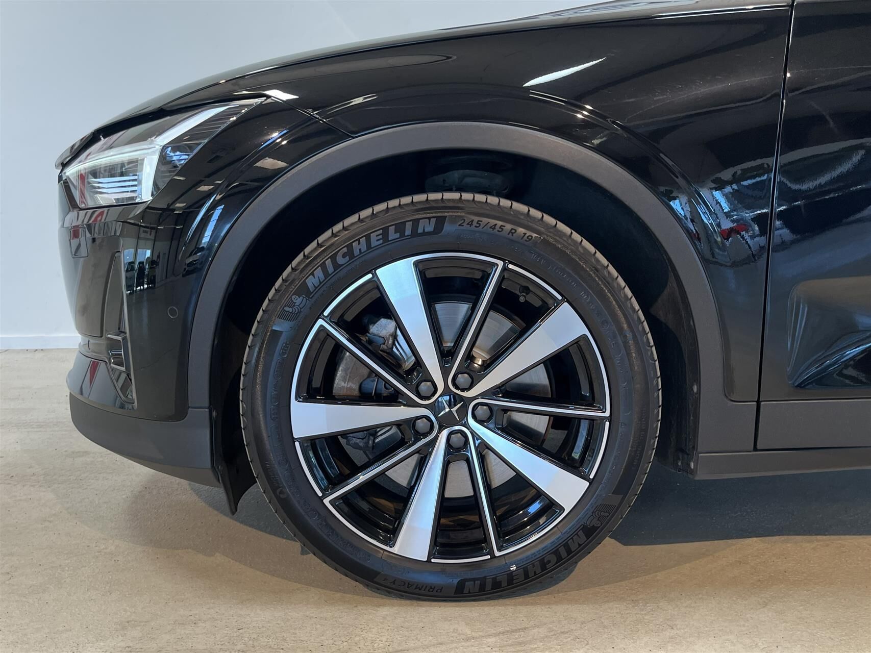 Billede af Polestar 2 EL Intro Dual motor AWD 408HK 5d Aut.