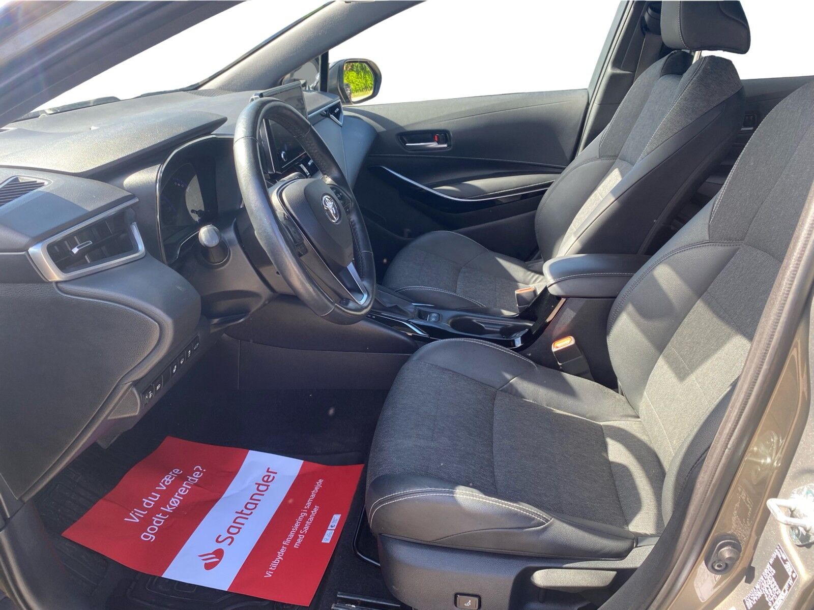 Billede af Toyota Corolla Touring Sports 1,8 Hybrid Active Premium E-CVT 122HK Stc Trinl. Gear