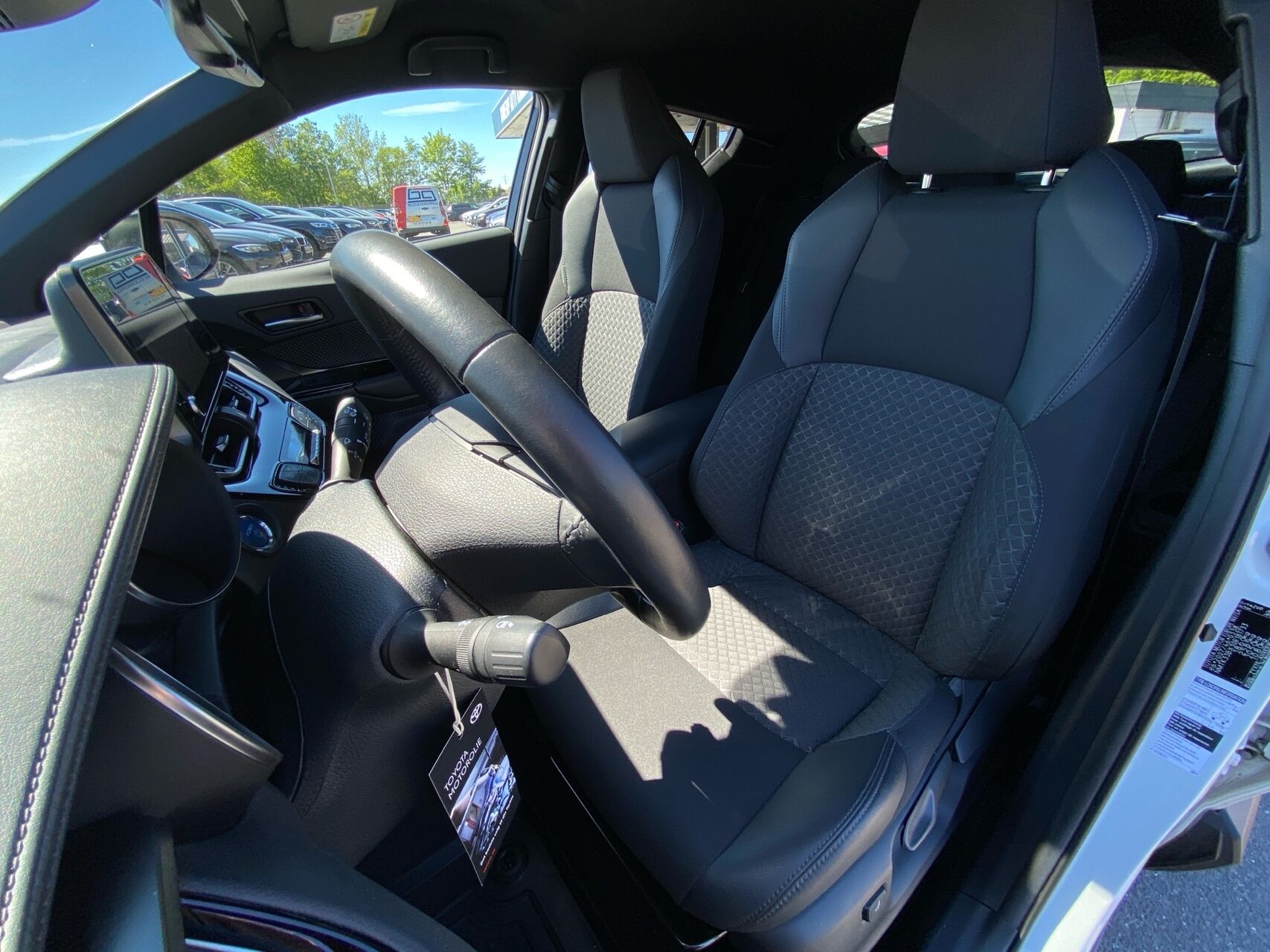 Billede af Toyota C-HR 1,8 Hybrid C-LUB Premium Multidrive S 122HK 5d Aut.