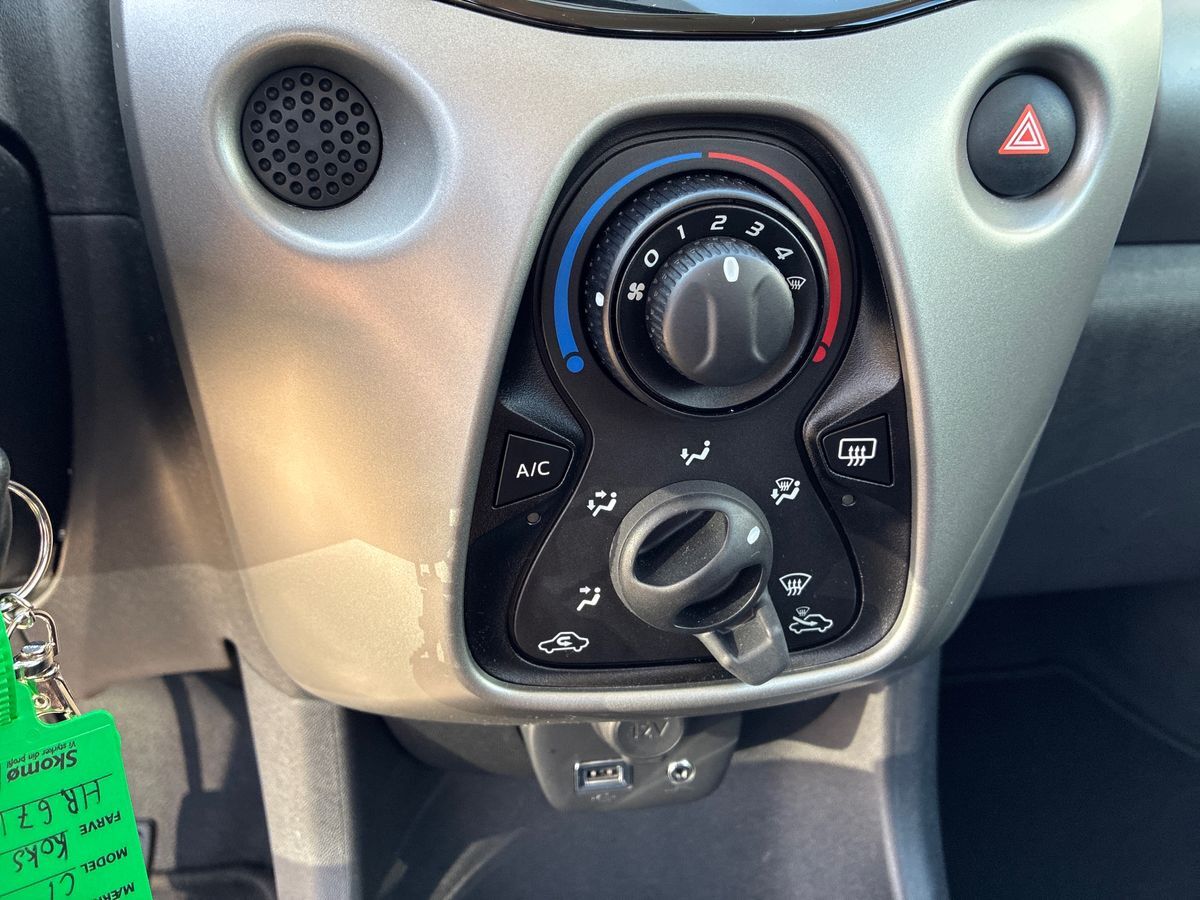 Billede af Citroën C1 1,0 VTi Iconic start/stop 68HK 5d