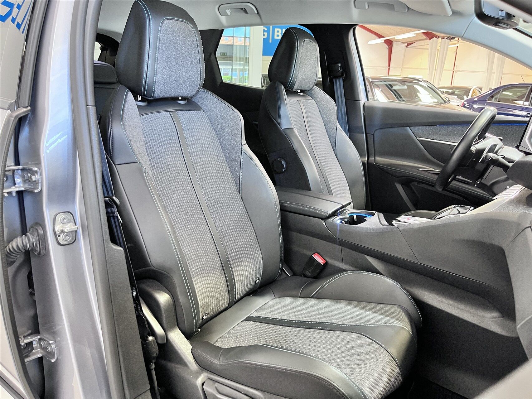 Billede af Peugeot 3008 1,6 PureTech  Plugin-hybrid Allure Pack EAT8 225HK 5d 8g Aut.
