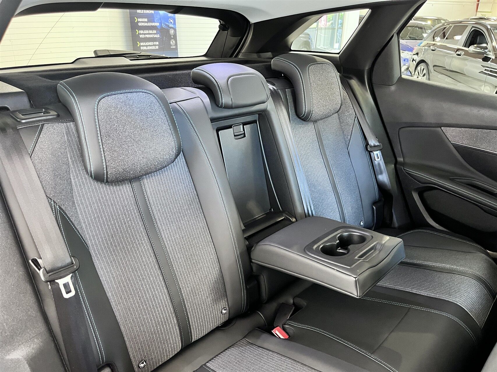 Billede af Peugeot 3008 1,6 PureTech  Plugin-hybrid Allure Pack EAT8 225HK 5d 8g Aut.