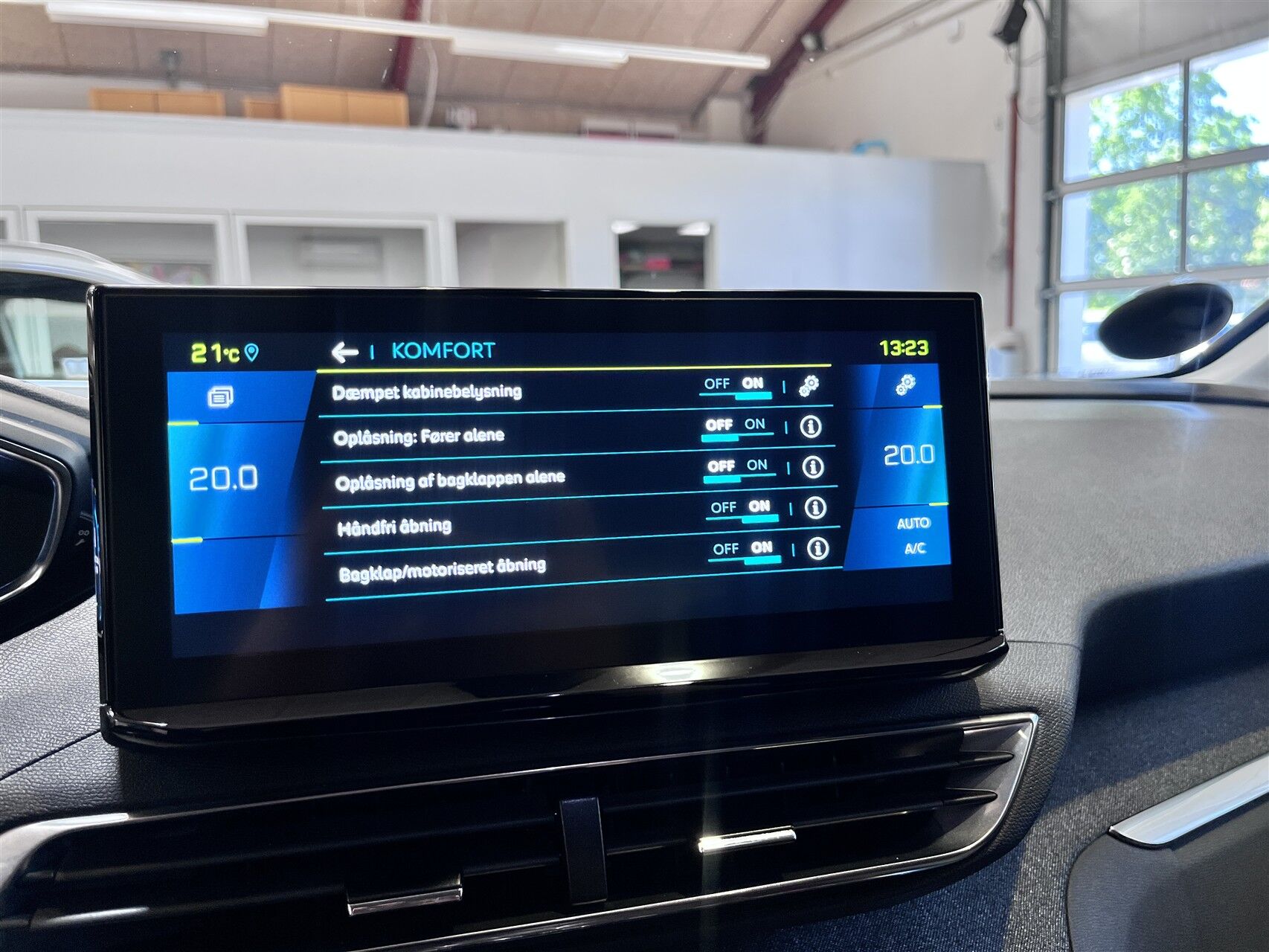 Billede af Peugeot 3008 1,6 PureTech  Plugin-hybrid Allure Pack EAT8 225HK 5d 8g Aut.