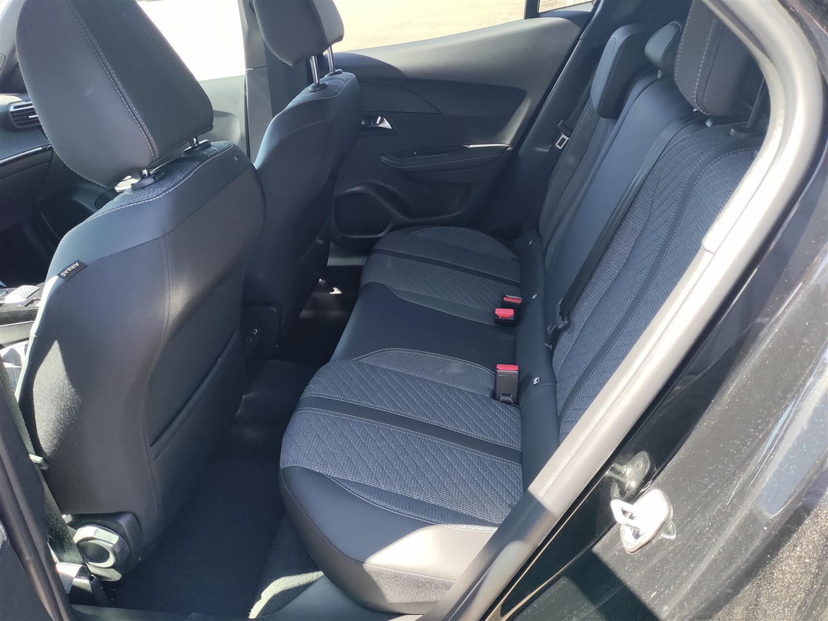 Billede af Peugeot 2008 1,2 PureTech Allure EAT8 130HK 5d 8g Aut.