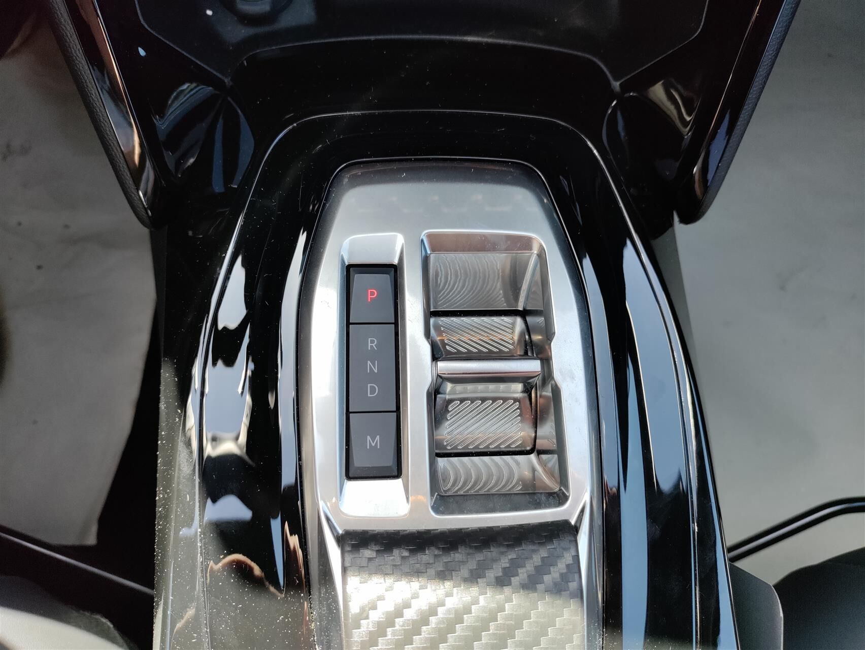 Billede af Peugeot 2008 1,2 PureTech Allure EAT8 130HK 5d 8g Aut.