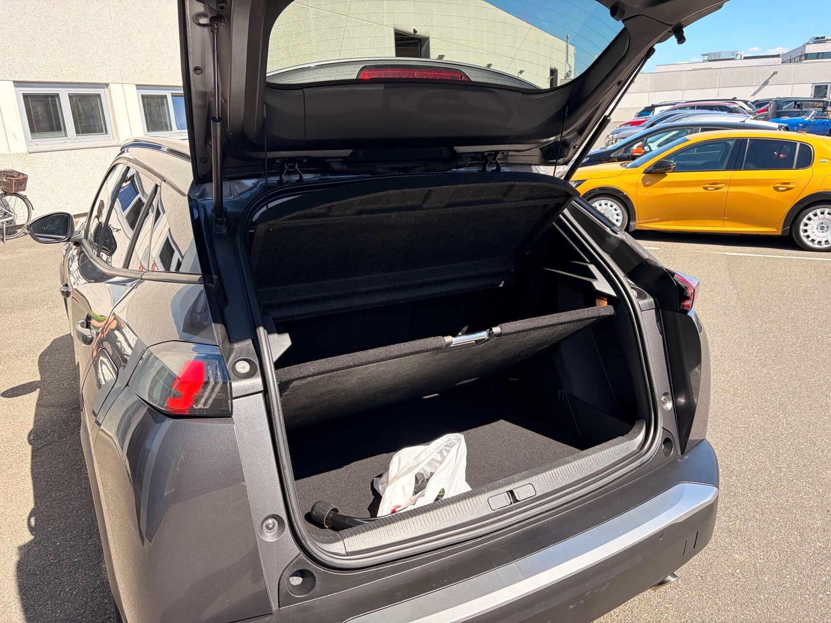Billede af Peugeot 2008 1,5 BlueHDi Allure Pack EAT8 130HK 5d 8g Aut.
