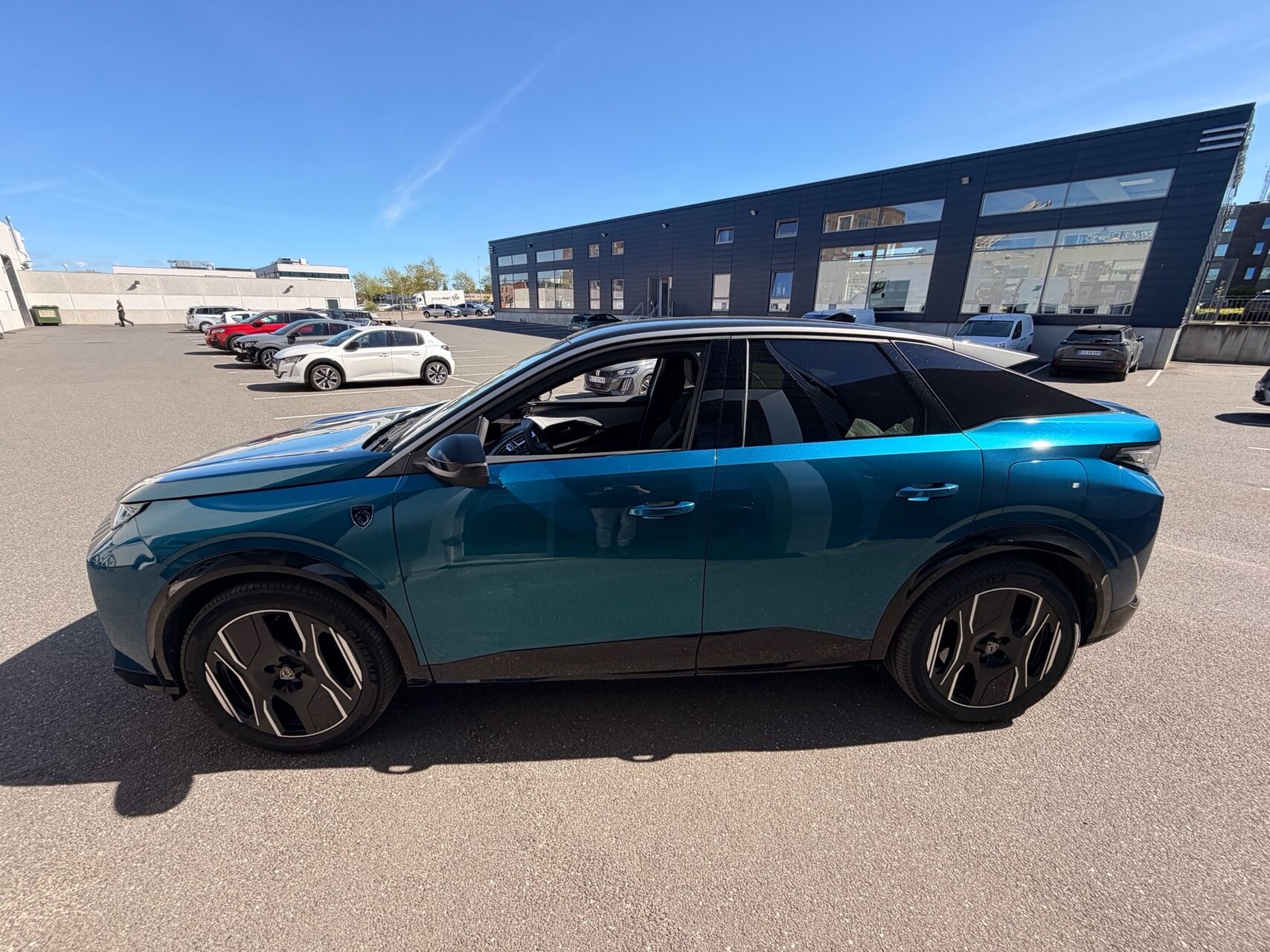 Billede af Peugeot e-3008 EL GT 210HK 5d Aut.