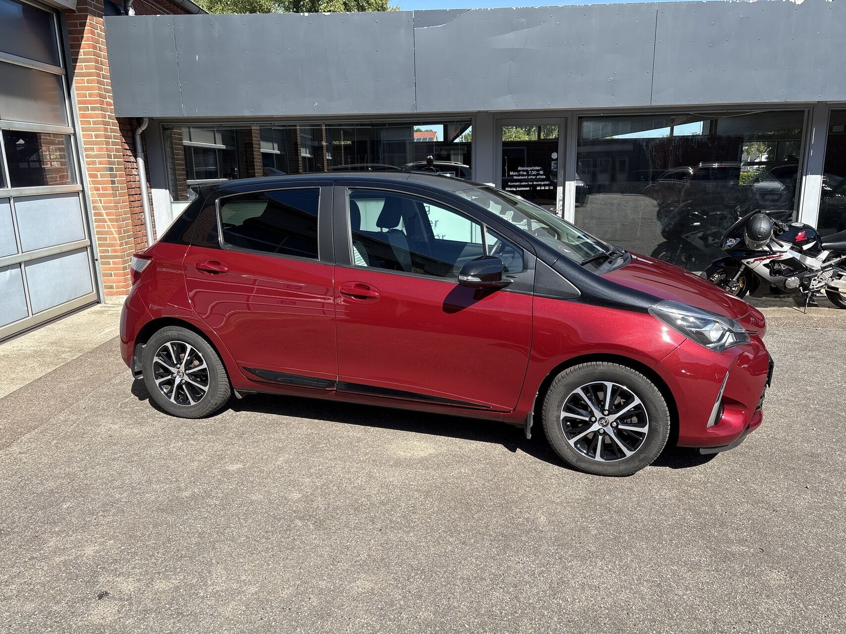 Billede af Toyota Yaris 1,5 VVT-I T3 Premiumpakke Multidrive S 111HK 5d 6g Aut.
