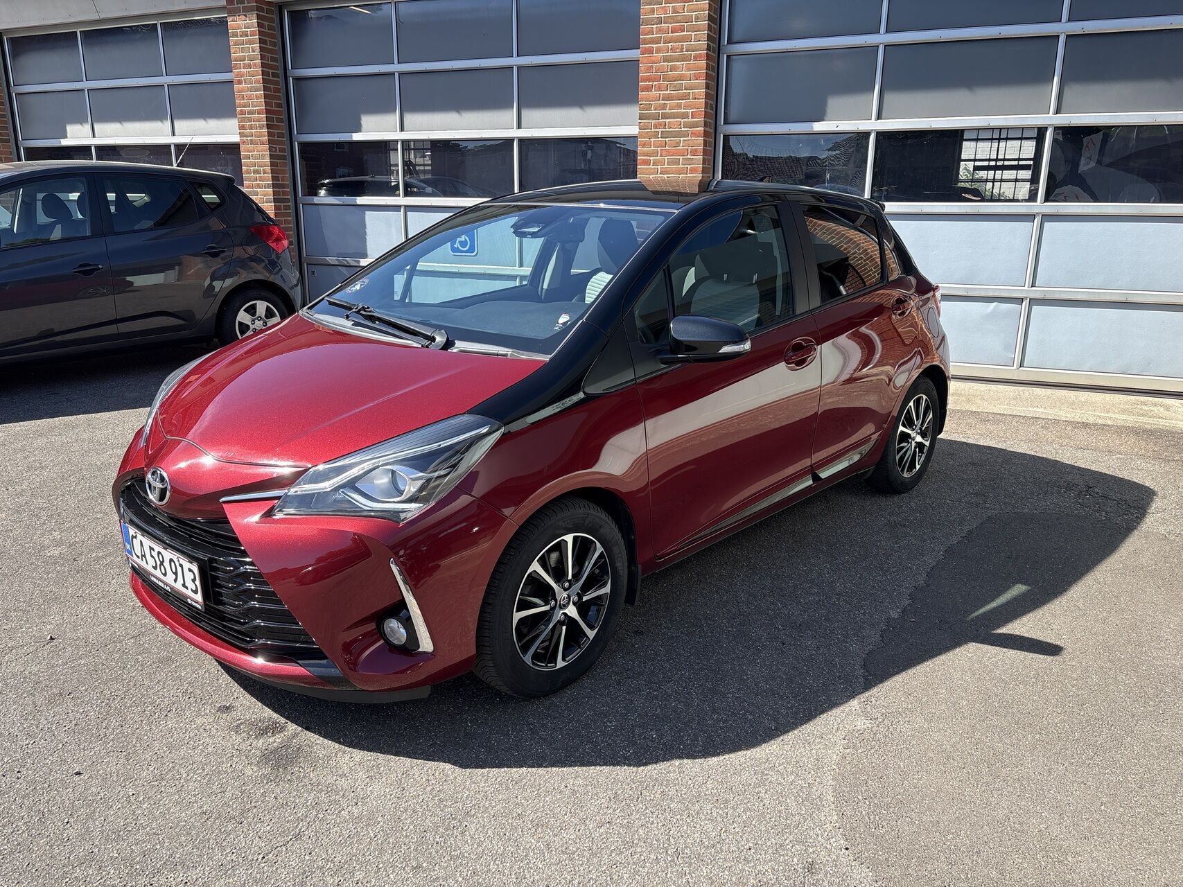 Billede af Toyota Yaris 1,5 VVT-I T3 Premiumpakke Multidrive S 111HK 5d 6g Aut.