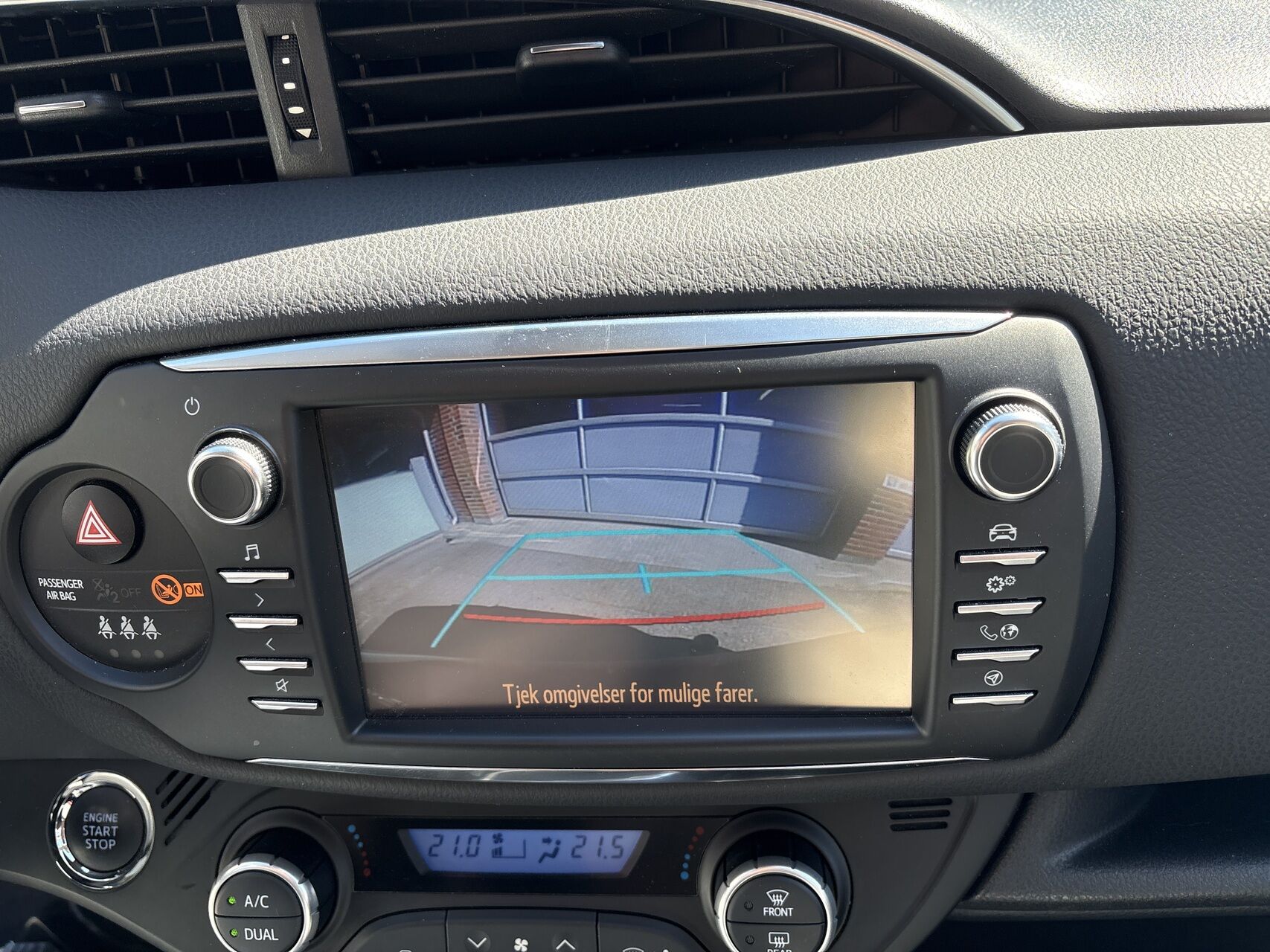 Billede af Toyota Yaris 1,5 VVT-I T3 Premiumpakke Multidrive S 111HK 5d 6g Aut.