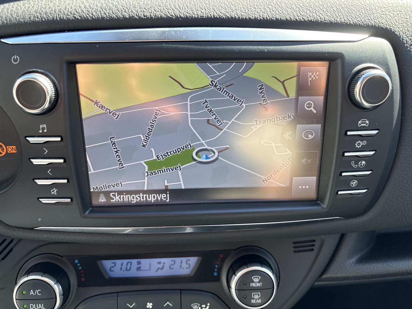 Billede af Toyota Yaris 1,5 VVT-I T3 Premiumpakke Multidrive S 111HK 5d 6g Aut.