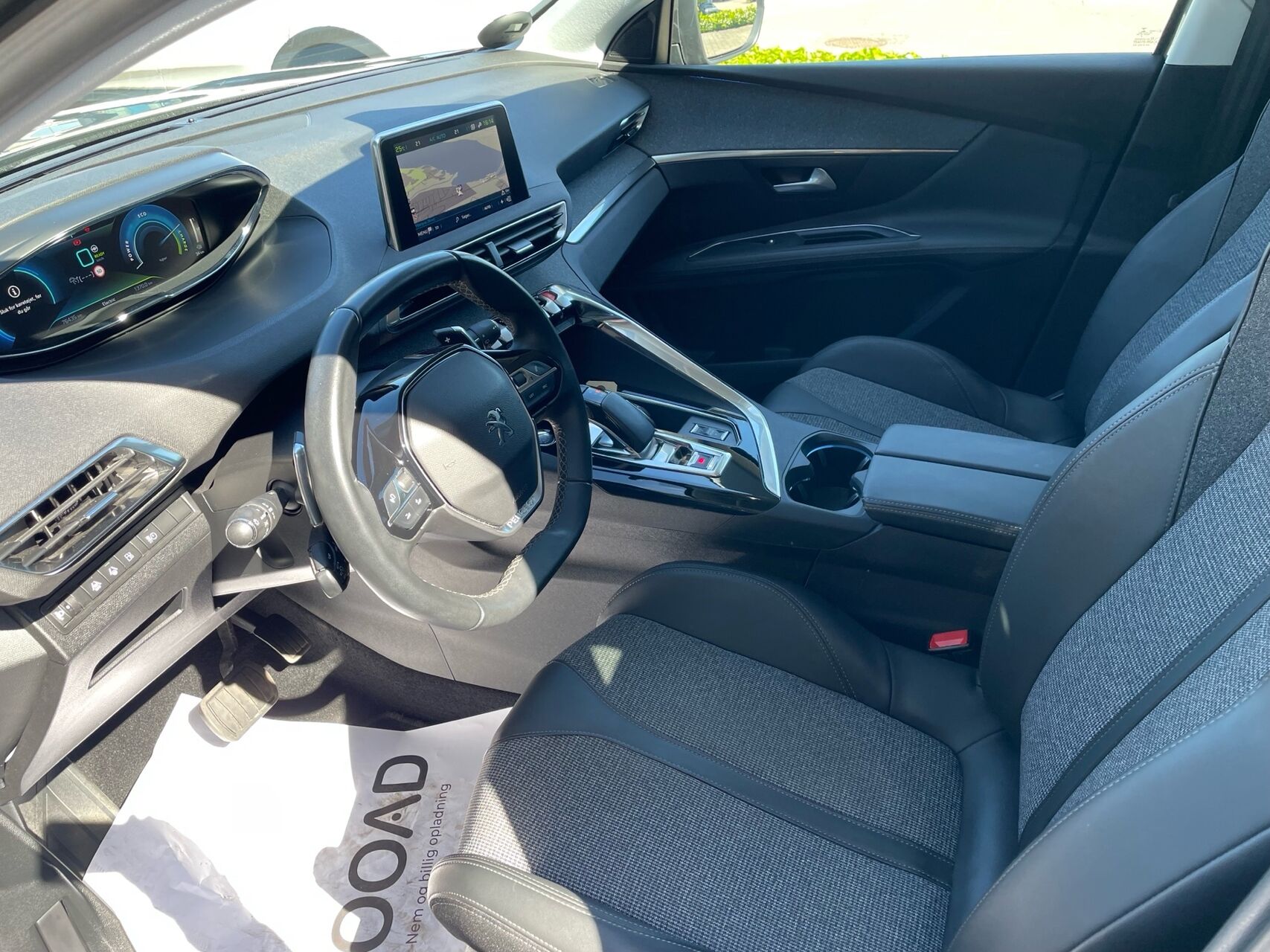 Billede af Peugeot 3008 1,6 PureTech  Plugin-hybrid Allure LTD EAT8 225HK 5d 8g Aut.