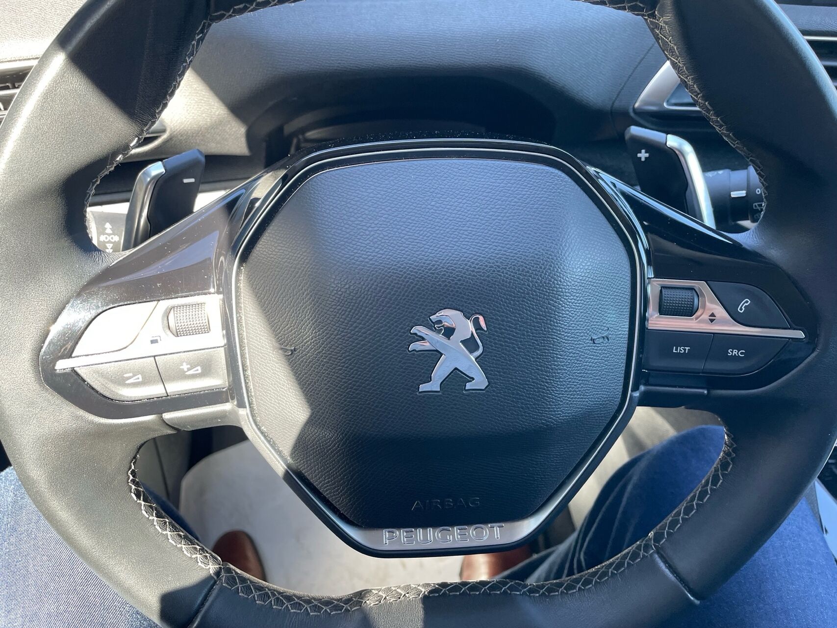 Billede af Peugeot 3008 1,6 PureTech  Plugin-hybrid Allure LTD EAT8 225HK 5d 8g Aut.