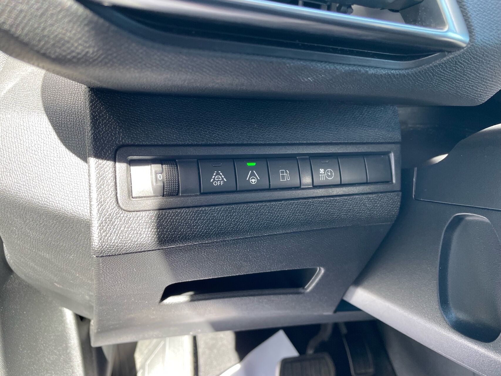 Billede af Peugeot 3008 1,6 PureTech  Plugin-hybrid Allure LTD EAT8 225HK 5d 8g Aut.