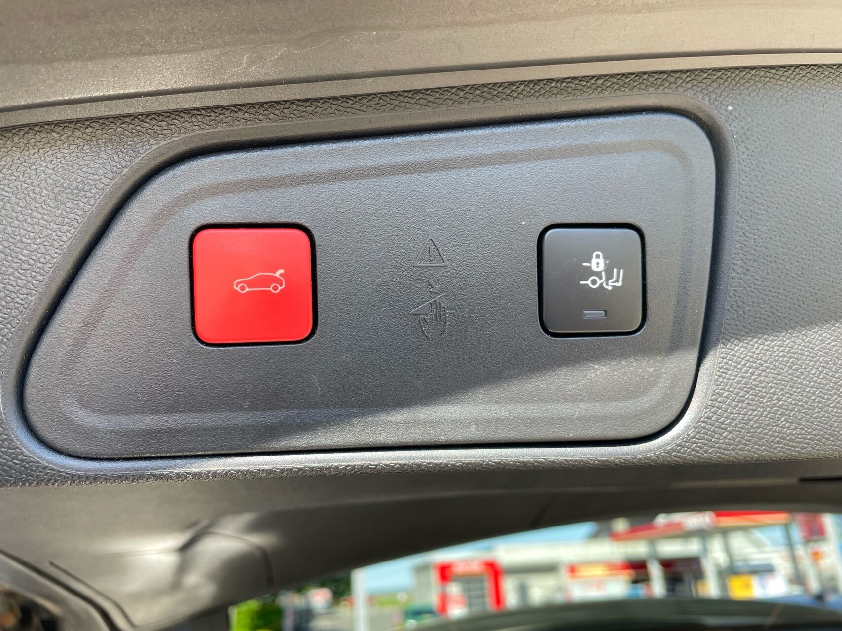 Billede af Peugeot 3008 1,6 PureTech  Plugin-hybrid Allure LTD EAT8 225HK 5d 8g Aut.