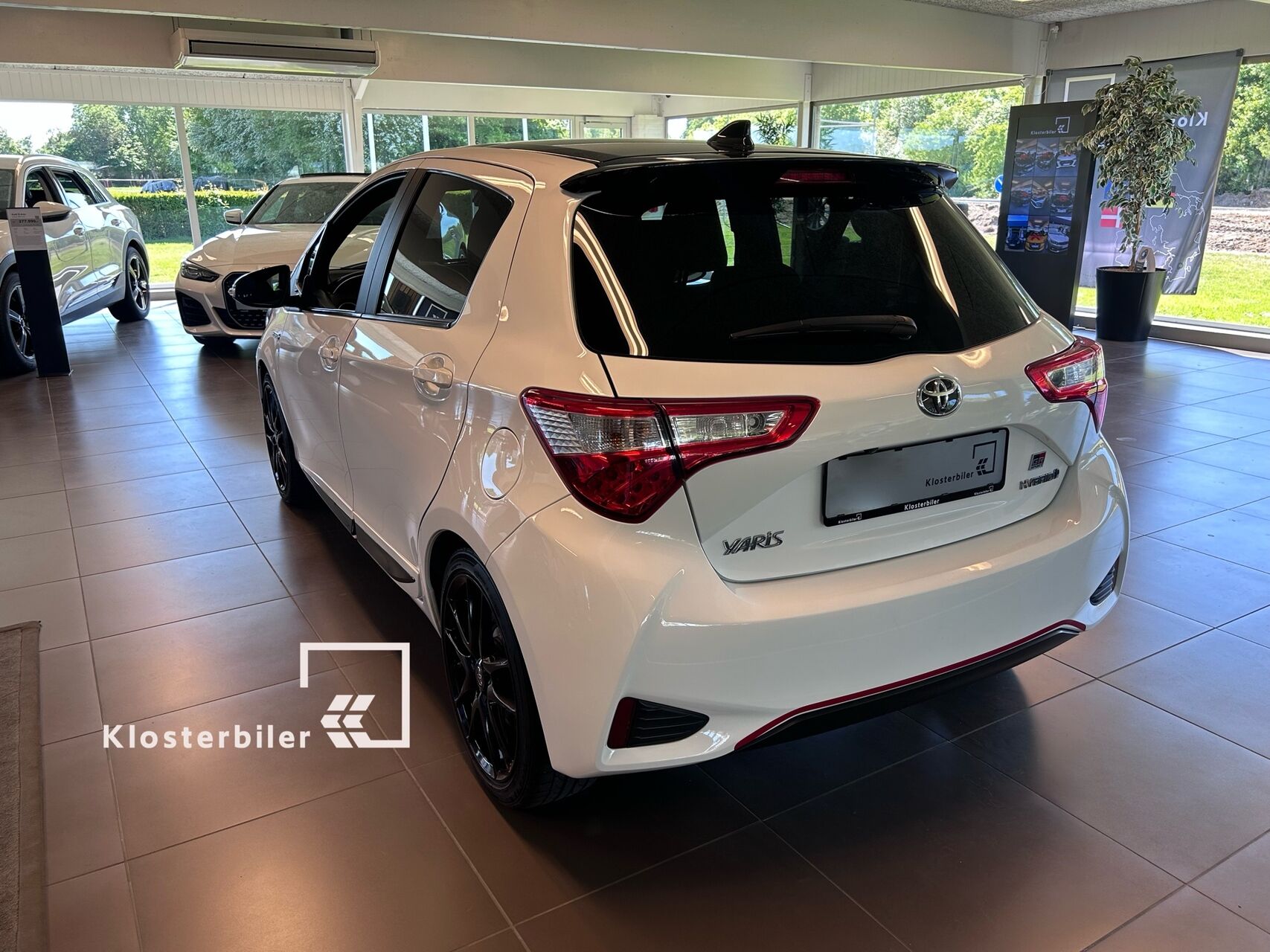 Billede af Toyota Yaris 1,5 Hybrid H3 GR Sport E-CVT 100HK 5d Trinl. Gear