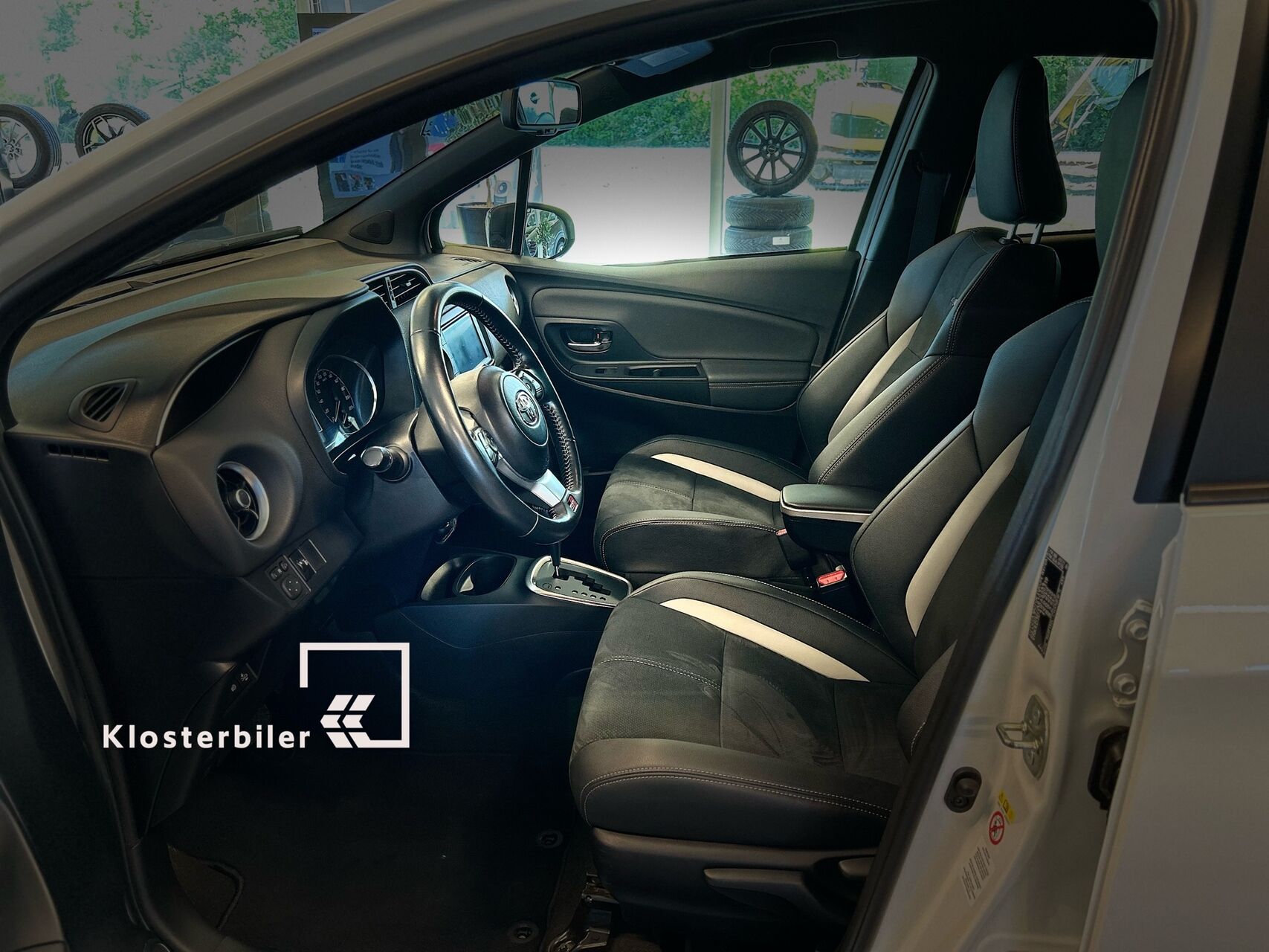 Billede af Toyota Yaris 1,5 Hybrid H3 GR Sport E-CVT 100HK 5d Trinl. Gear