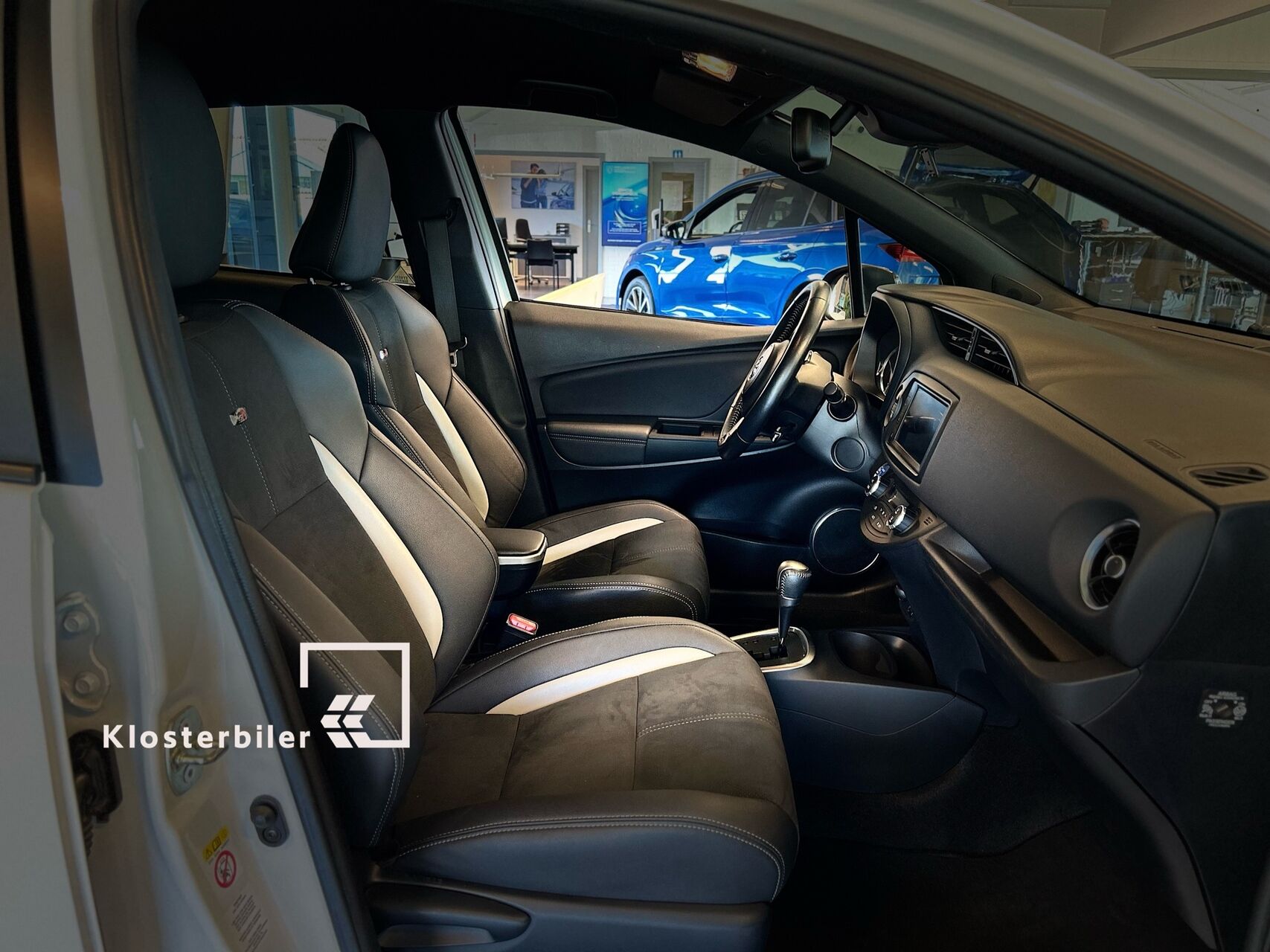 Billede af Toyota Yaris 1,5 Hybrid H3 GR Sport E-CVT 100HK 5d Trinl. Gear