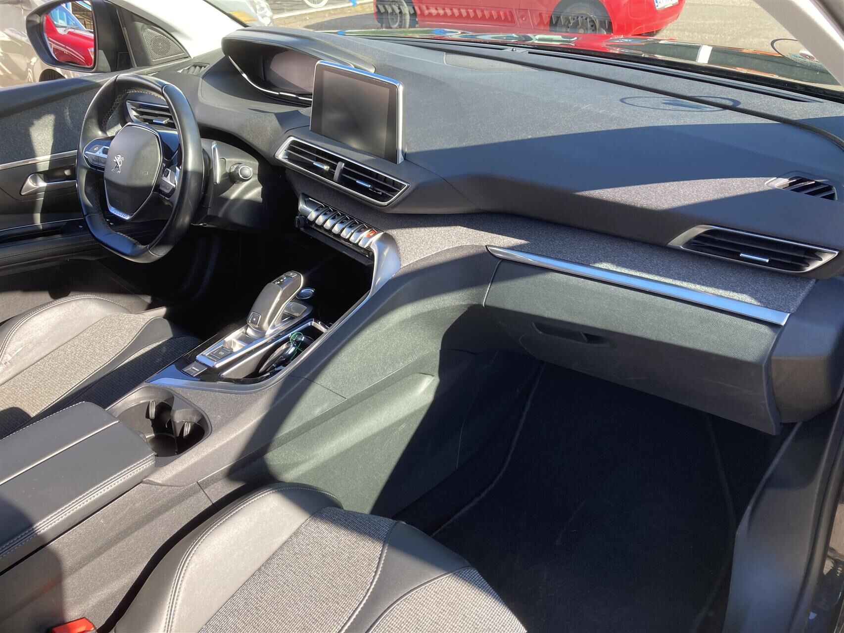 Billede af Peugeot 3008 1,2 PureTech Allure LTD EAT8 130HK 5d 8g Aut.