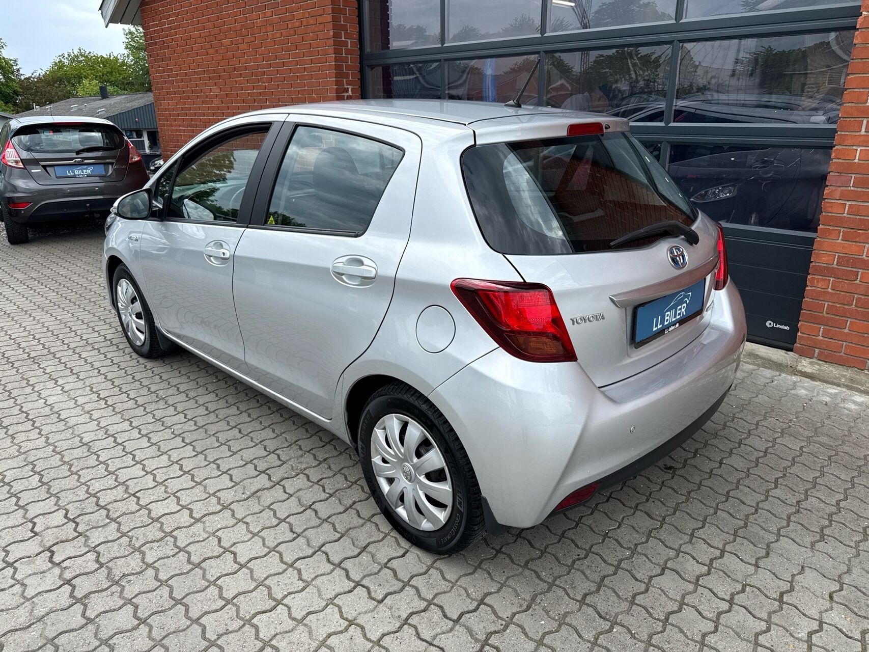 Billede af Toyota Yaris 1,5 Hybrid H2 E-CVT 100HK 5d Trinl. Gear