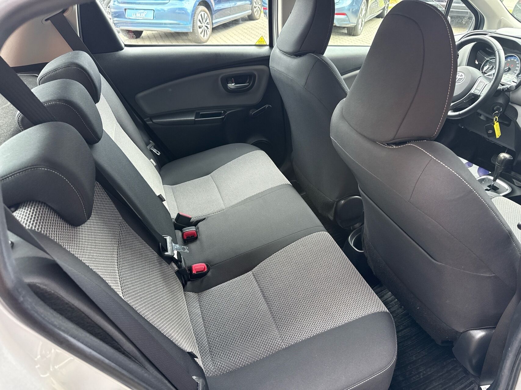 Billede af Toyota Yaris 1,5 Hybrid H2 E-CVT 100HK 5d Trinl. Gear