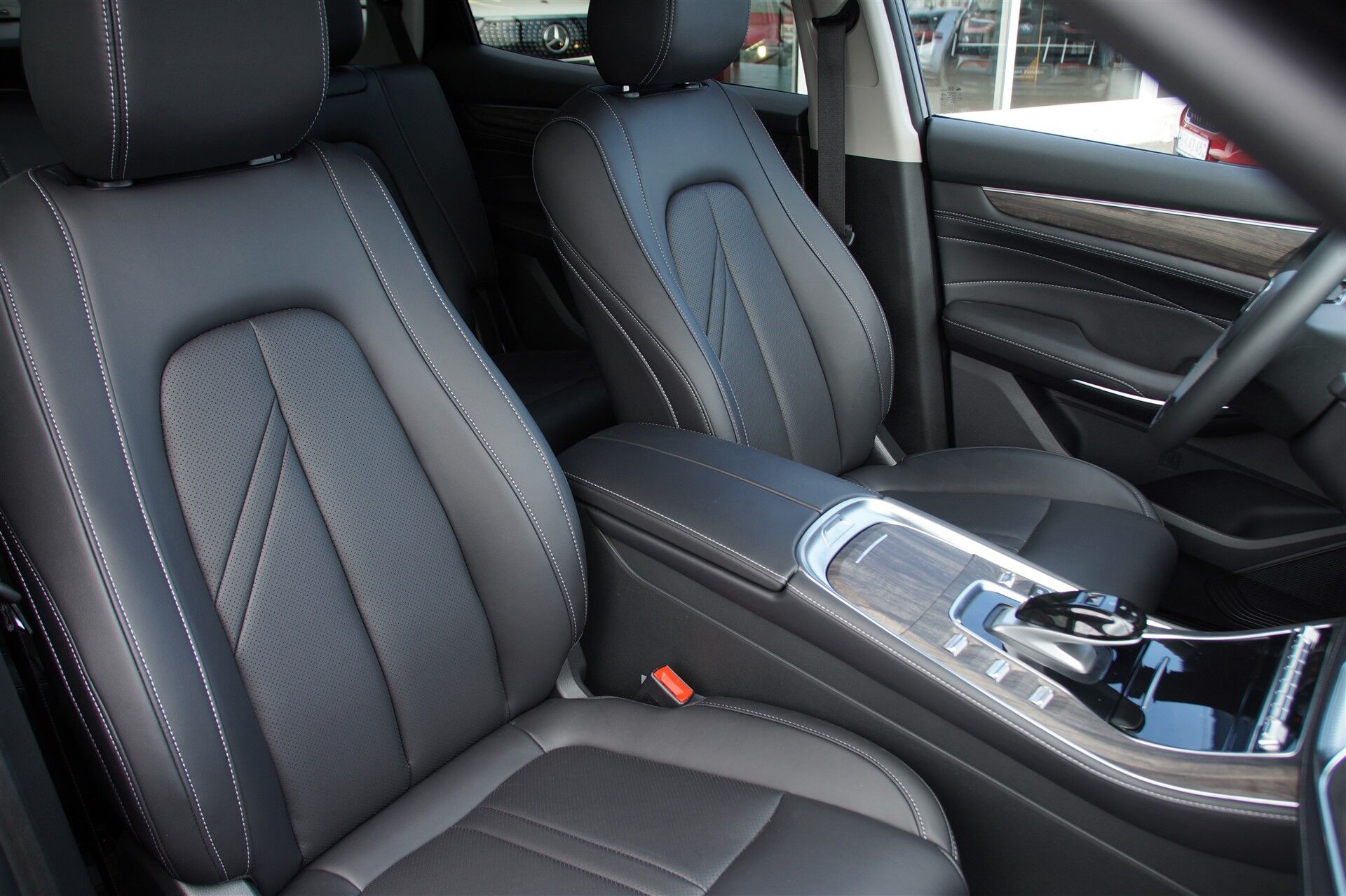 Billede af Navor E5 1,5 Plugin-hybrid Rock E-CVT 218HK 5d Aut.