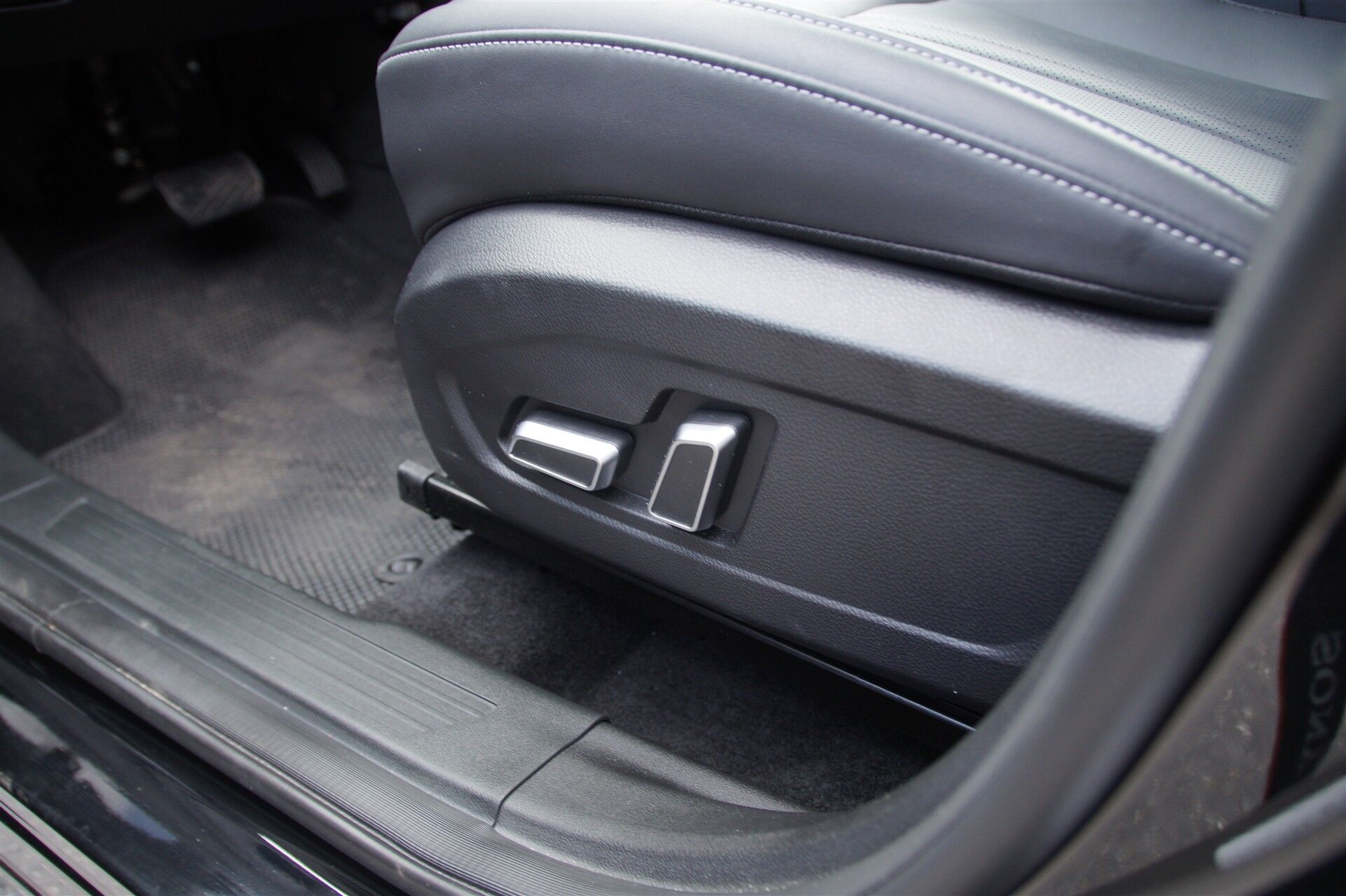 Billede af Navor E5 1,5 Plugin-hybrid Rock E-CVT 218HK 5d Aut.