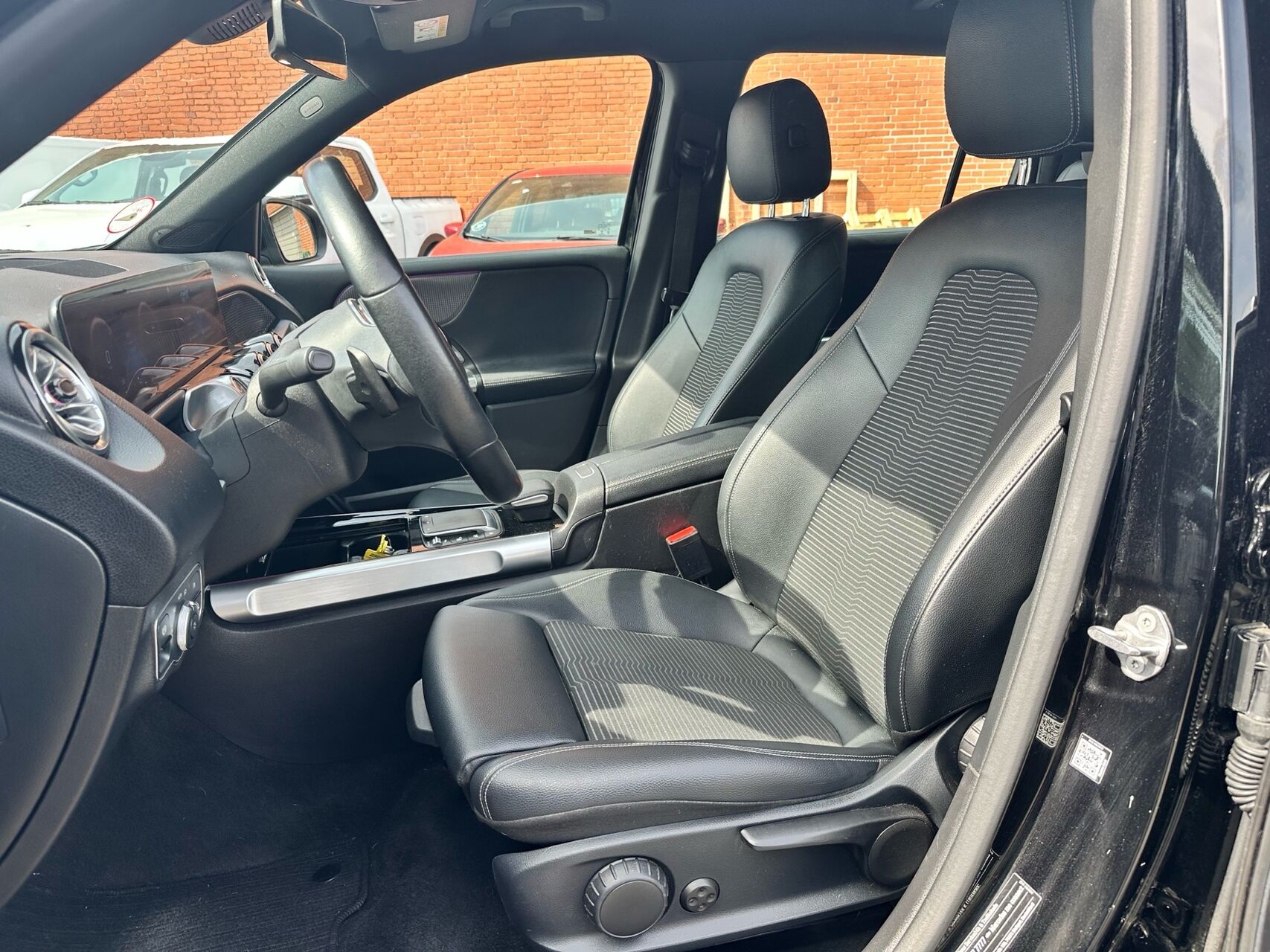 Billede af Mercedes-Benz EQB 300 EL 4Matic 228HK 5d Aut.