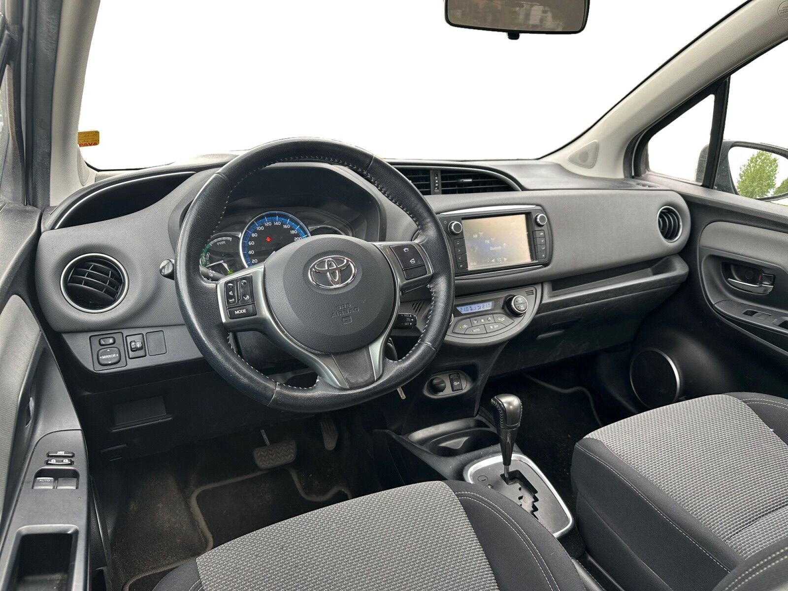 Billede af Toyota Yaris 1,5 Hybrid H2 E-CVT 100HK 5d Trinl. Gear