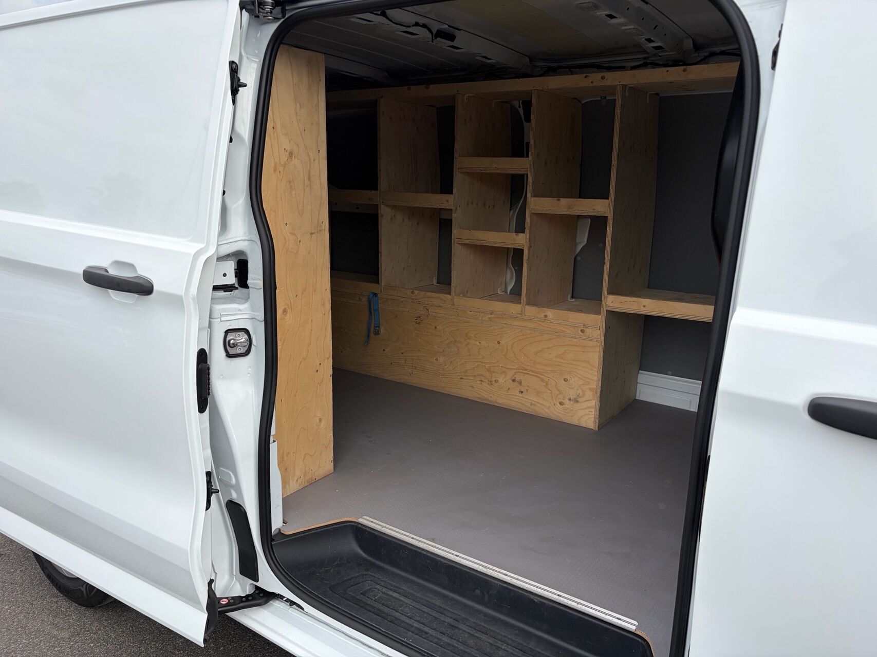 Billede af Ford Transit Custom 300 L2H1 2,0 EcoBlue Trend 136HK Van 8g Aut.
