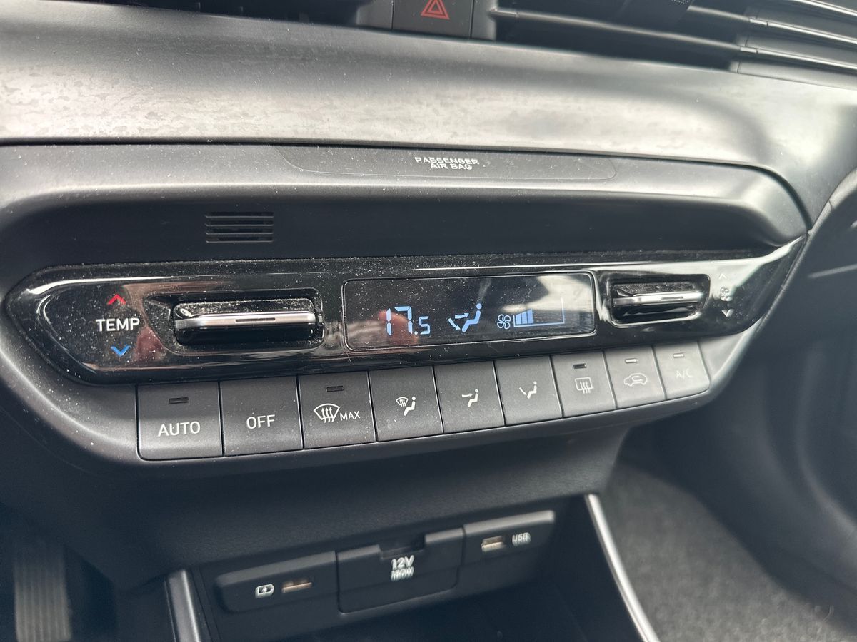 Billede af Hyundai i20 1,0 T-GDI Essential Komfort DCT 100HK 5d 7g Aut.