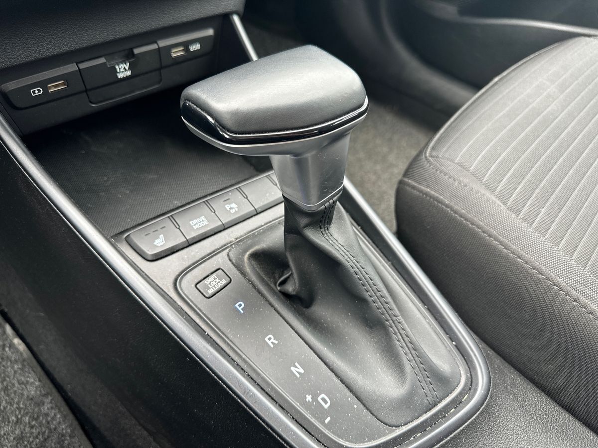 Billede af Hyundai i20 1,0 T-GDI Essential Komfort DCT 100HK 5d 7g Aut.