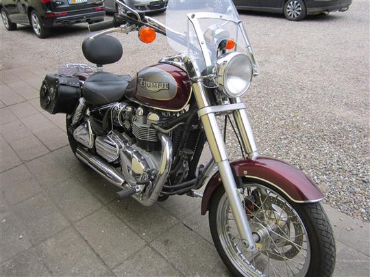 Triumph America 865 LT 61HK