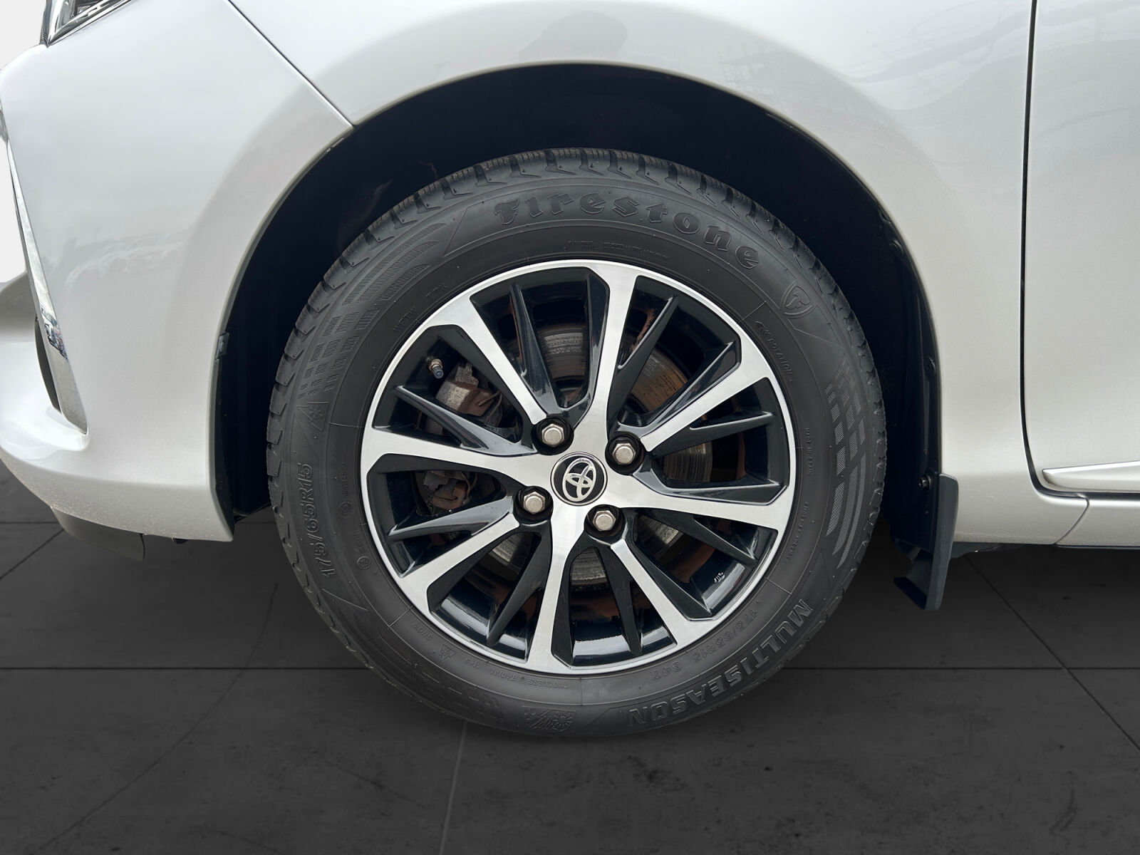 Billede af Toyota Yaris 1,5 VVT-I T2 Premium 111HK 5d 6g