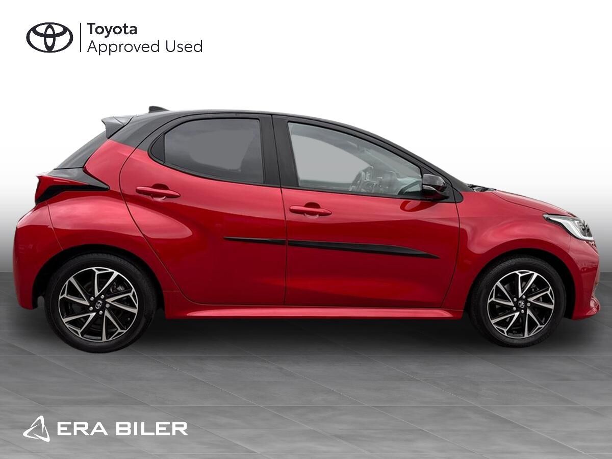 Billede af Toyota Yaris 1,5 Hybrid Style Bi-tone 116HK 5d Trinl. Gear