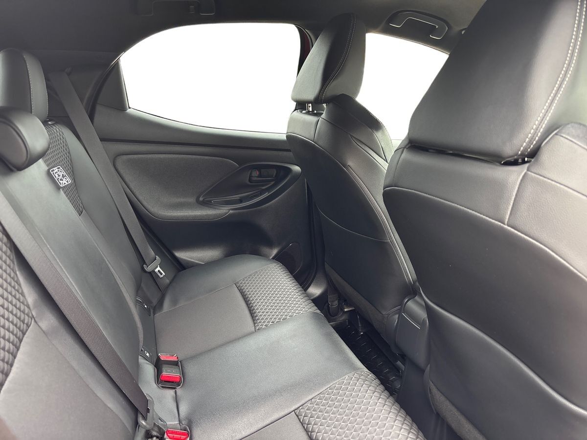 Billede af Toyota Yaris 1,5 Hybrid Style Bi-tone 116HK 5d Trinl. Gear